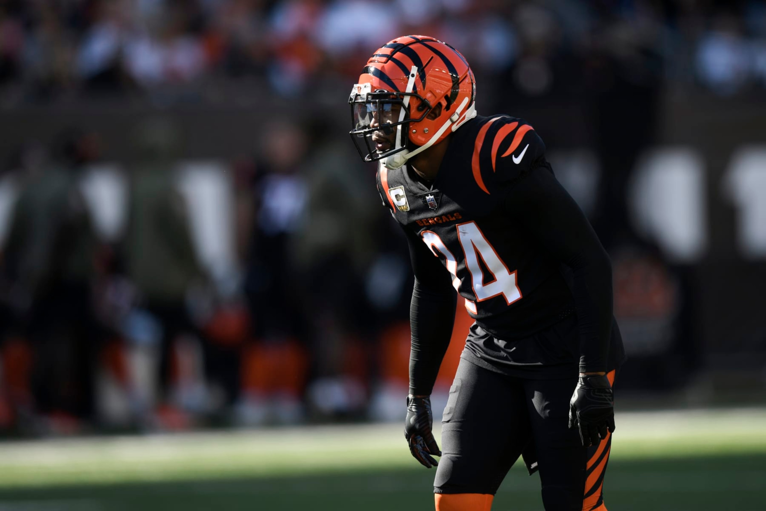 CINCINNATI, OH - NOVEMBER 06: Cincinnati Bengals Safety Vonn Bell (24) lines up for a play during the NFL game between the Carolina Panthers and the Cincinnati Bengals on November 6, 2022, at Paycor Stadium, in Cincinnati, Ohio. (Photo by Michael Allio/Icon Sportswire via Getty Images) CINCINNATI, OH - NOVEMBER 06: Cincinnati Bengals Safety Vonn Bell (24) lines up for a play during the NFL game between the Carolina Panthers and the Cincinnati Bengals on November 6, 2022, at Paycor Stadium, in Cincinnati, Ohio. (Photo by Michael Allio/Icon Sportswire via Getty Images)