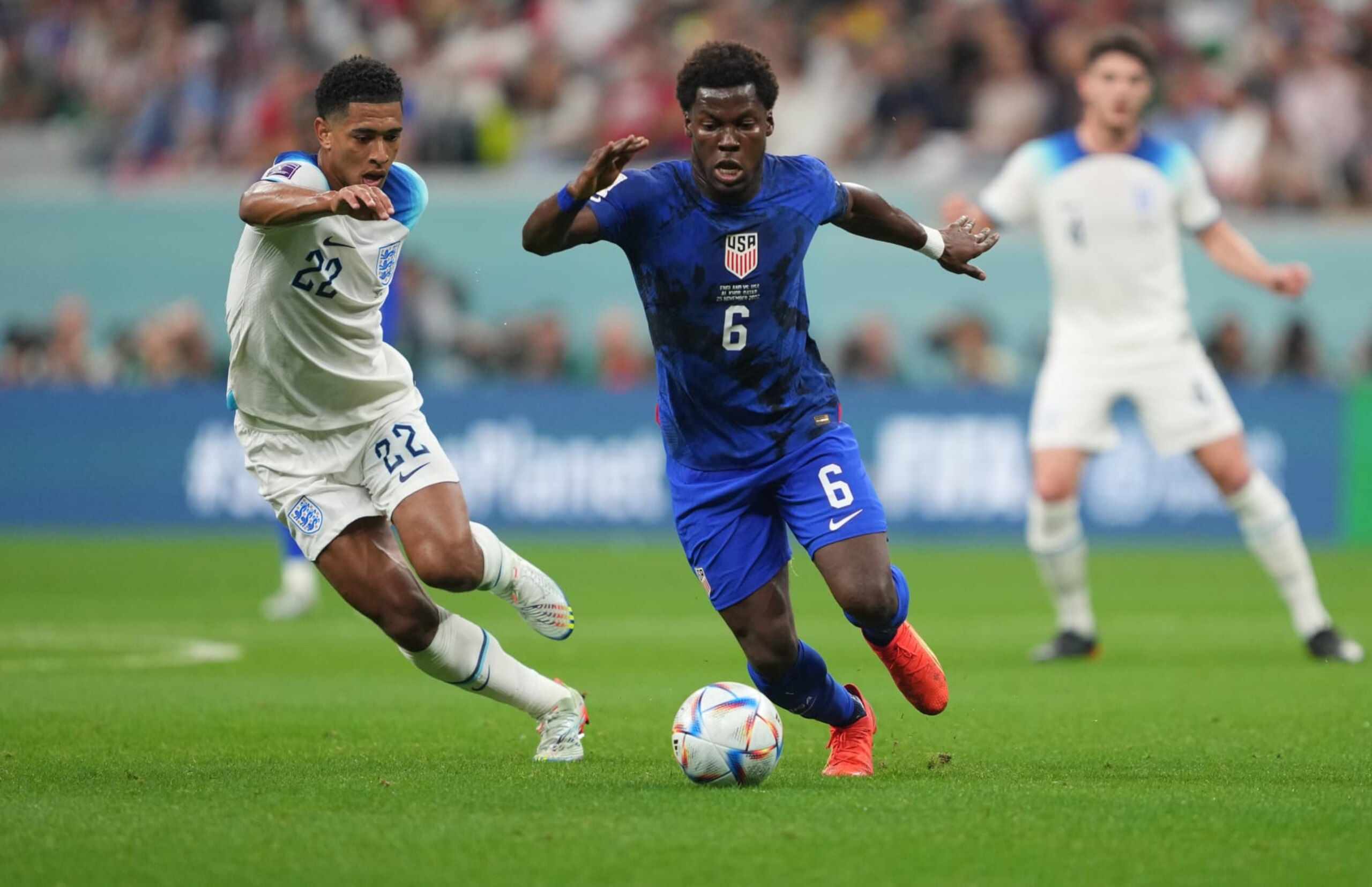 Yunus Musah (center) Yunus Musah (center)