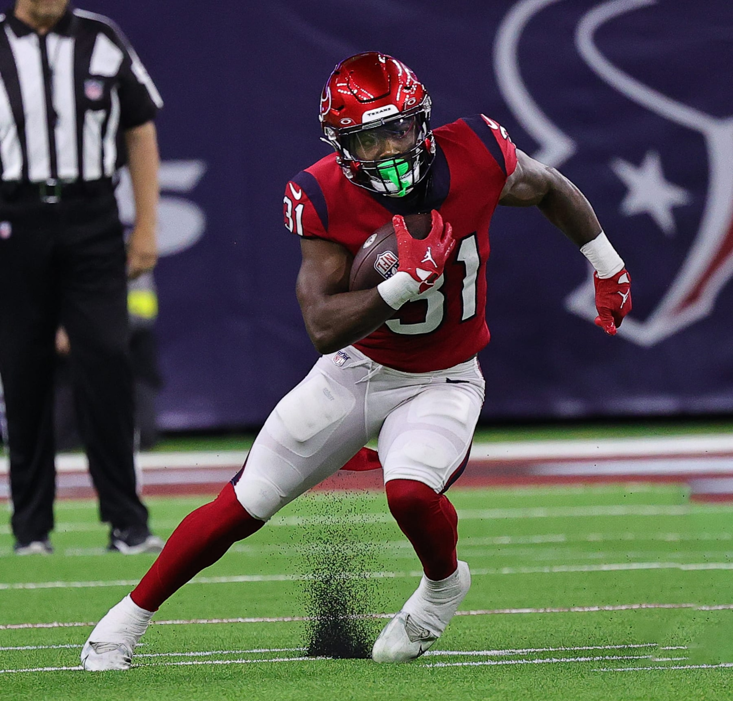 Dameon Pierce looks to lead the Texans to a surprise win over Miami. Dameon Pierce looks to lead the Texans to a surprise win over Miami.