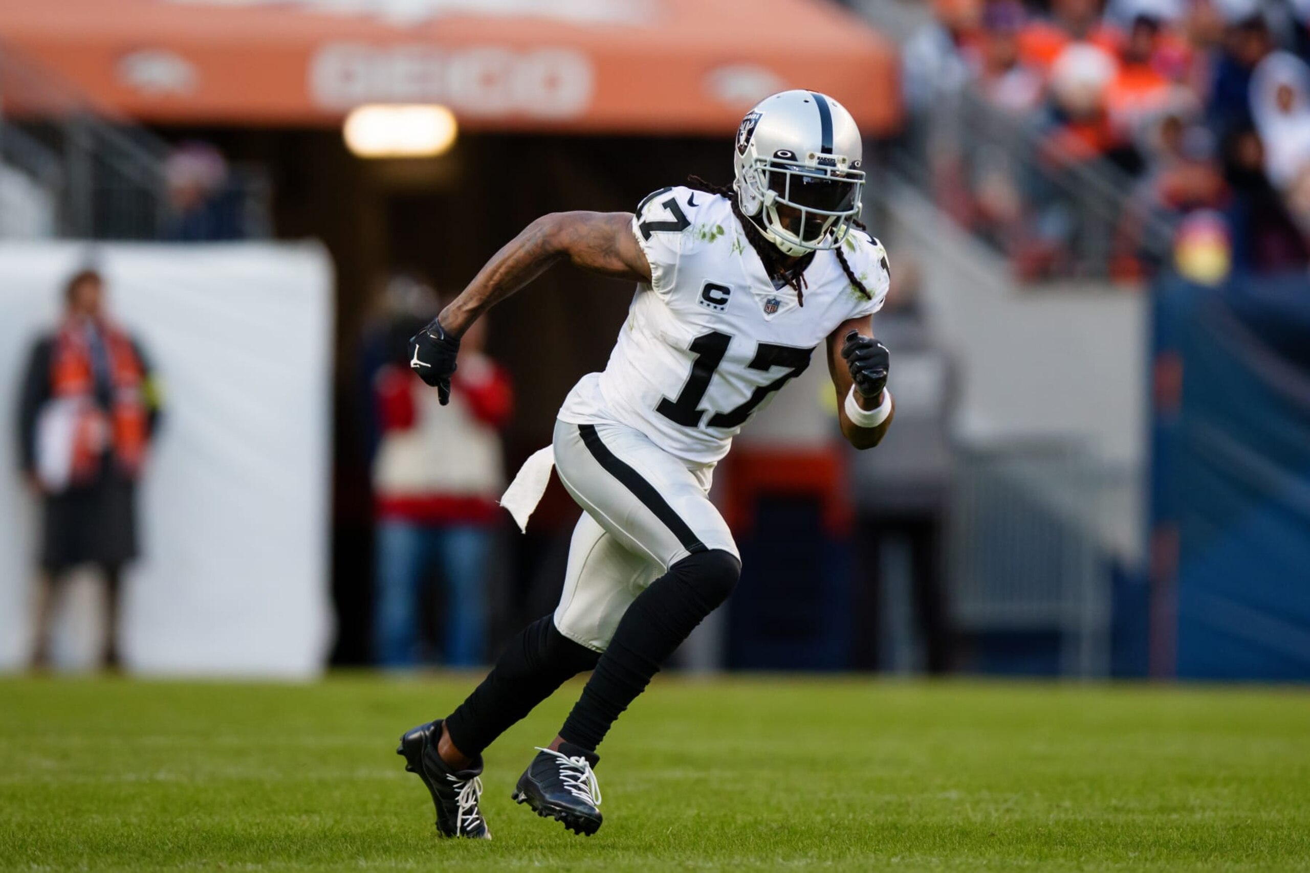DENVER, CO - NOVEMBER 20: Wide receiver Davante Adams #17 of the Las Vegas Raiders runs a route against the Denver Broncos during the second half at Empower Field at Mile High on November 20, 2022 in Denver, Colorado. (Photo by Justin Edmonds/Getty Images) DENVER, CO - NOVEMBER 20: Wide receiver Davante Adams #17 of the Las Vegas Raiders runs a route against the Denver Broncos during the second half at Empower Field at Mile High on November 20, 2022 in Denver, Colorado. (Photo by Justin Edmonds/Getty Images)