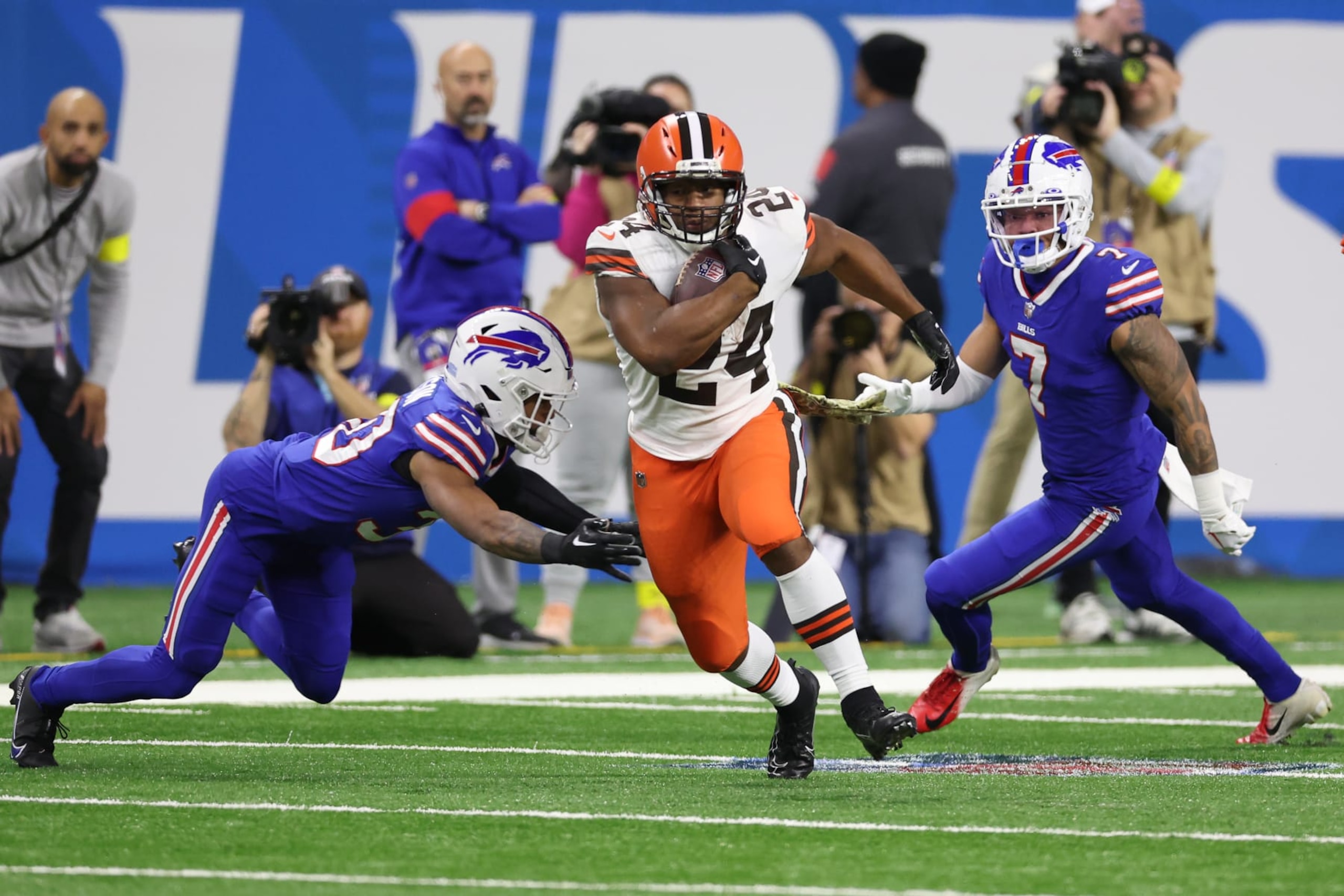DETROIT, MICHIGAN - NOVEMBER 20: Nick Chubb #24 of the Cleveland Browns runs past Dane Jackson #30 of the Buffalo Bills after a catch during the first quarter at Ford Field on November 20, 2022 in Detroit, Michigan. (Photo by Gregory Shamus/Getty Images) DETROIT, MICHIGAN - NOVEMBER 20: Nick Chubb #24 of the Cleveland Browns runs past Dane Jackson #30 of the Buffalo Bills after a catch during the first quarter at Ford Field on November 20, 2022 in Detroit, Michigan. (Photo by Gregory Shamus/Getty Images)