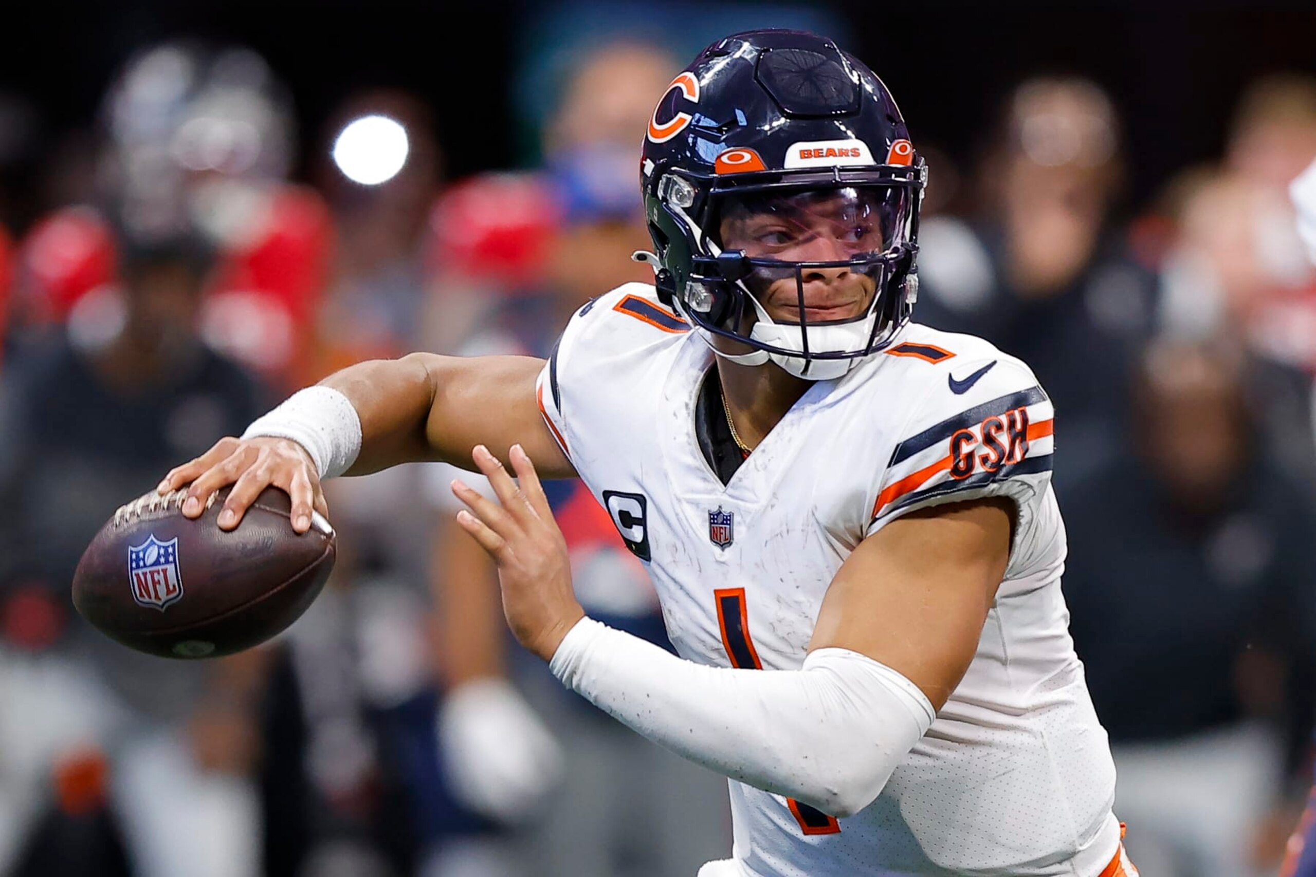ATLANTA, GA - NOVEMBER 20: Justin Fields #1 of the Chicago Bears drops back to pass during the second half against the Atlanta Falcons at Mercedes-Benz Stadium on November 20, 2022 in Atlanta, Georgia. (Photo by Todd Kirkland/Getty Images)