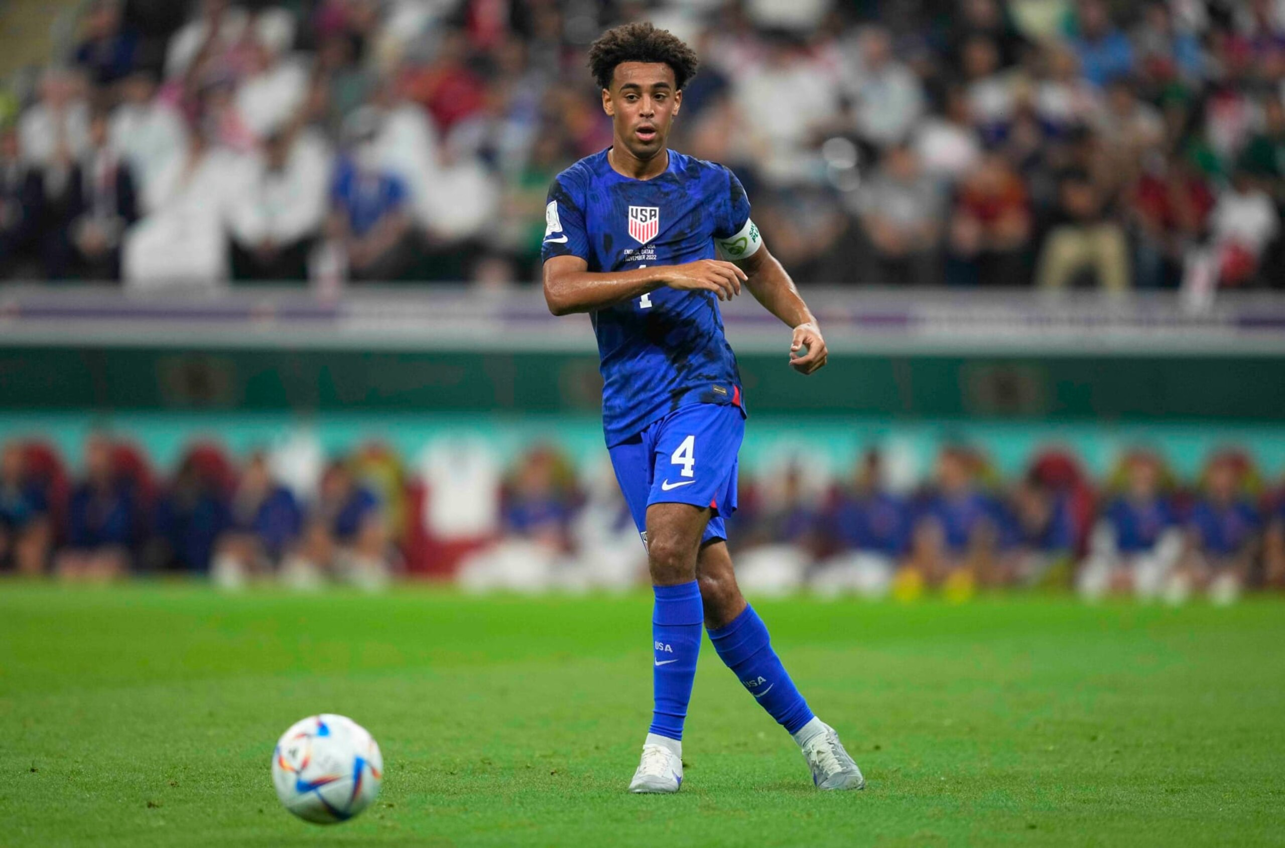 AL KHOR, QATAR - NOVEMBER 25: Tyler Adams of USA controls the ball during the FIFA World Cup Qatar 2022 Group B match between England and USA at Al Bayt Stadium on November 25, 2022 in Al Khor, Qatar. (Photo by Ulrik Pedersen/DeFodi Images via Getty Images)