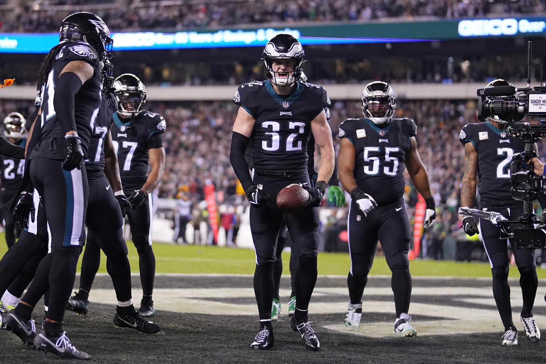 PHILADELPHIA, PENNSYLVANIA - NOVEMBER 27: Reed Blankenship #32 of the Philadelphia Eagles celebrates after intercepting a pass during the second quarter against the Green Bay Packers at Lincoln Financial Field on November 27, 2022 in Philadelphia, Pennsylvania. (Photo by Mitchell Leff/Getty Images)