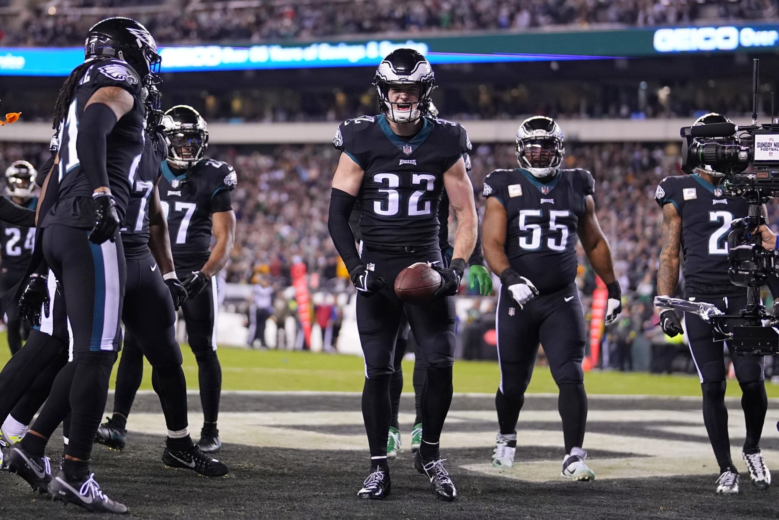 PHILADELPHIA, PENNSYLVANIA - NOVEMBER 27: Reed Blankenship #32 of the Philadelphia Eagles celebrates after intercepting a pass during the second quarter against the Green Bay Packers at Lincoln Financial Field on November 27, 2022 in Philadelphia, Pennsylvania. (Photo by Mitchell Leff/Getty Images)