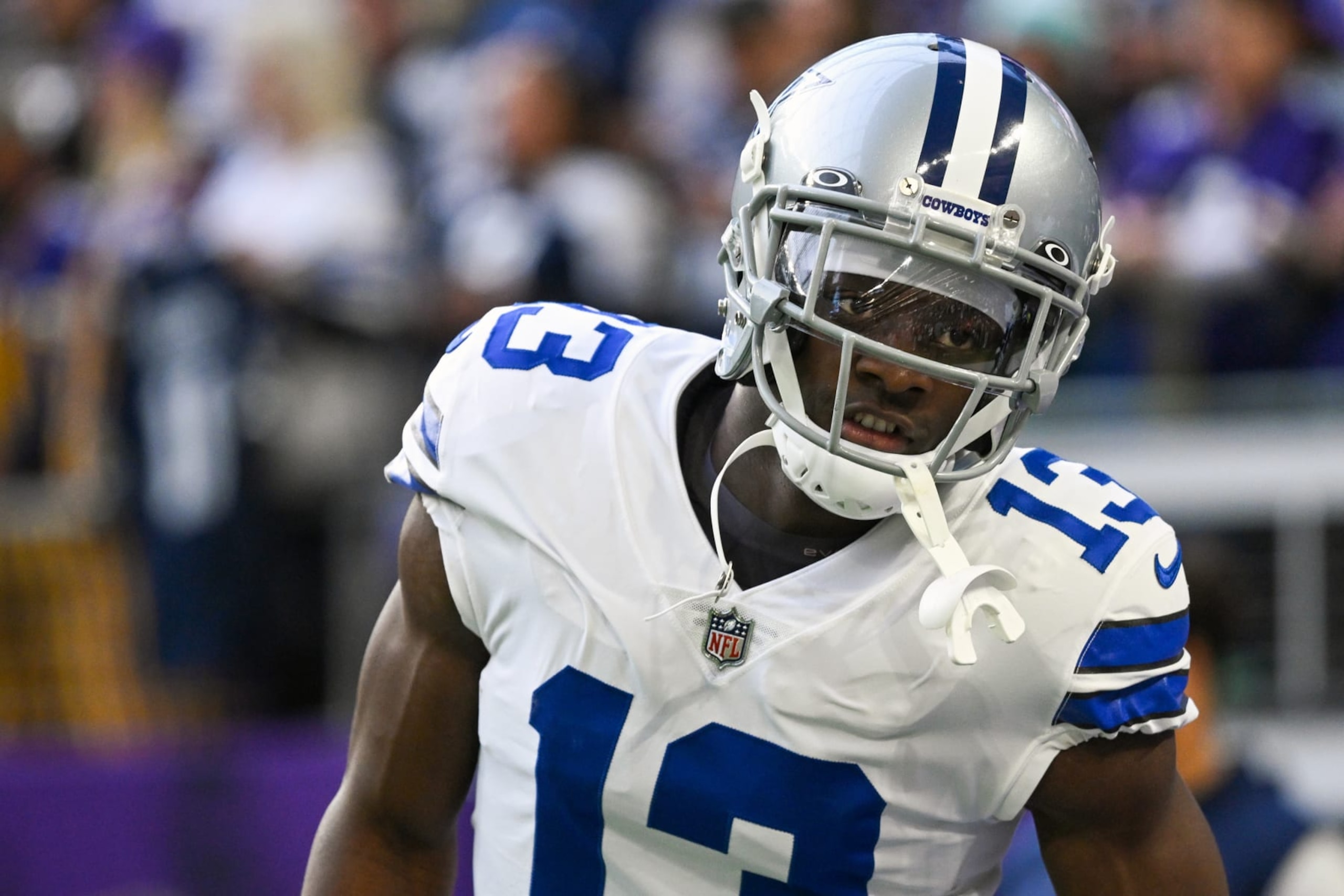 MINNEAPOLIS, MN - NOVEMBER 20: Dallas Cowboys wide receiver Michael Gallup (13) warms up before a game between the Minnesota Vikings and Dallas Cowboys on November 20, 2022, at U.S. Bank Stadium in Minneapolis, MN.(Photo by Nick Wosika/Icon Sportswire via Getty Images) MINNEAPOLIS, MN - NOVEMBER 20: Dallas Cowboys wide receiver Michael Gallup (13) warms up before a game between the Minnesota Vikings and Dallas Cowboys on November 20, 2022, at U.S. Bank Stadium in Minneapolis, MN.(Photo by Nick Wosika/Icon Sportswire via Getty Images)