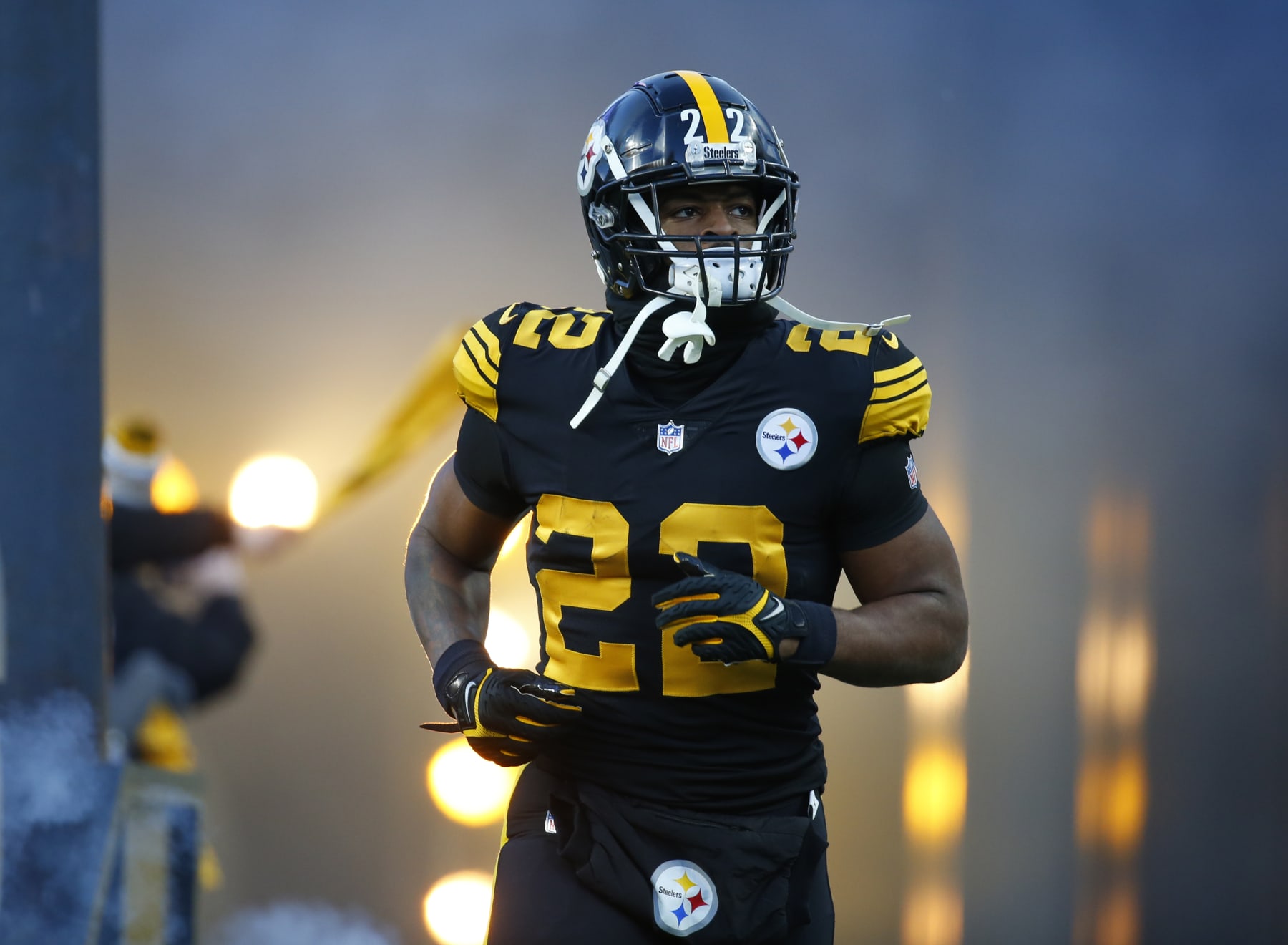 PITTSBURGH, PA - NOVEMEBER 20: Najee Harris #22 of the Pittsburgh Steelers  in action against the Cincinnati Bengals on November 20, 2022 at Acrisure Stadium in Pittsburgh, Pennsylvania.  (Photo by Justin K. Aller/Getty Images)