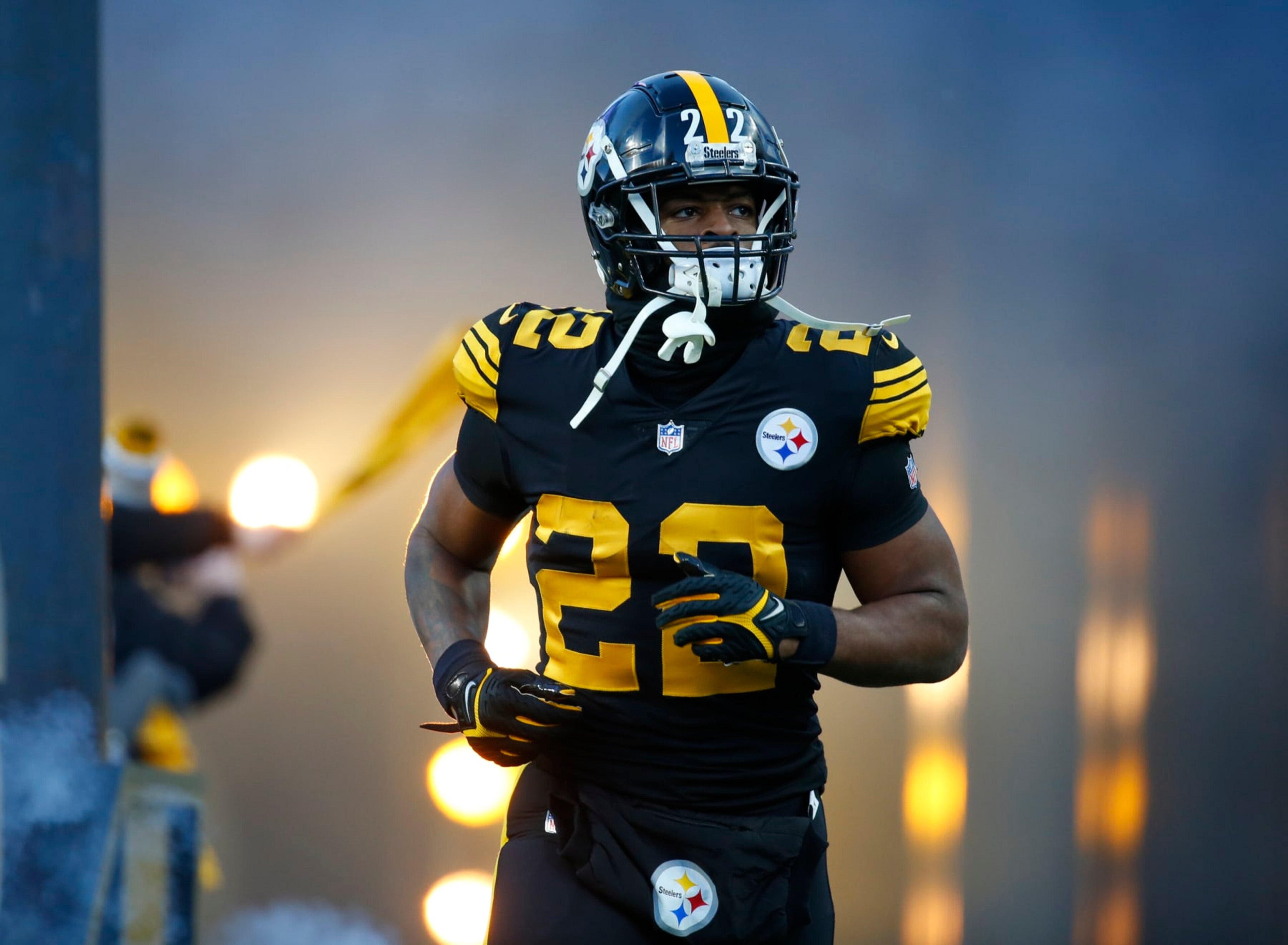 PITTSBURGH, PA - NOVEMEBER 20: Najee Harris #22 of the Pittsburgh Steelers  in action against the Cincinnati Bengals on November 20, 2022 at Acrisure Stadium in Pittsburgh, Pennsylvania.  (Photo by Justin K. Aller/Getty Images)