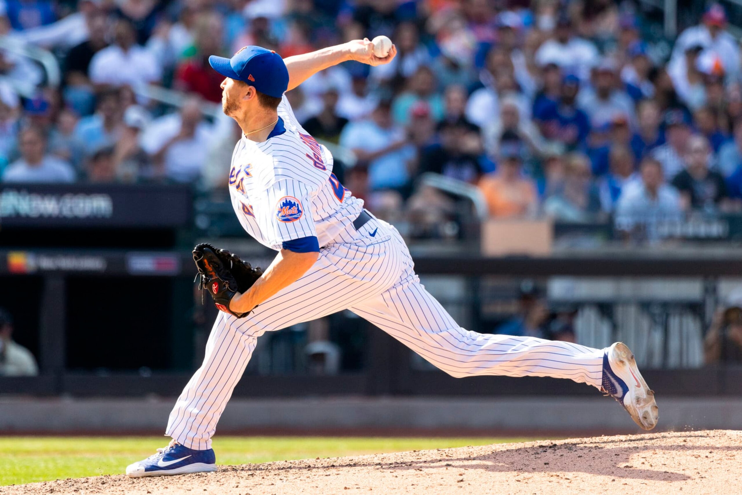 New York Mets starting pitcher Jacob deGrom throws during the fifth inning of a baseball game against the Pittsburgh Pirates, Sunday, Sept. 18, 2022, in New York. (AP Photo/Julia Nikhinson)