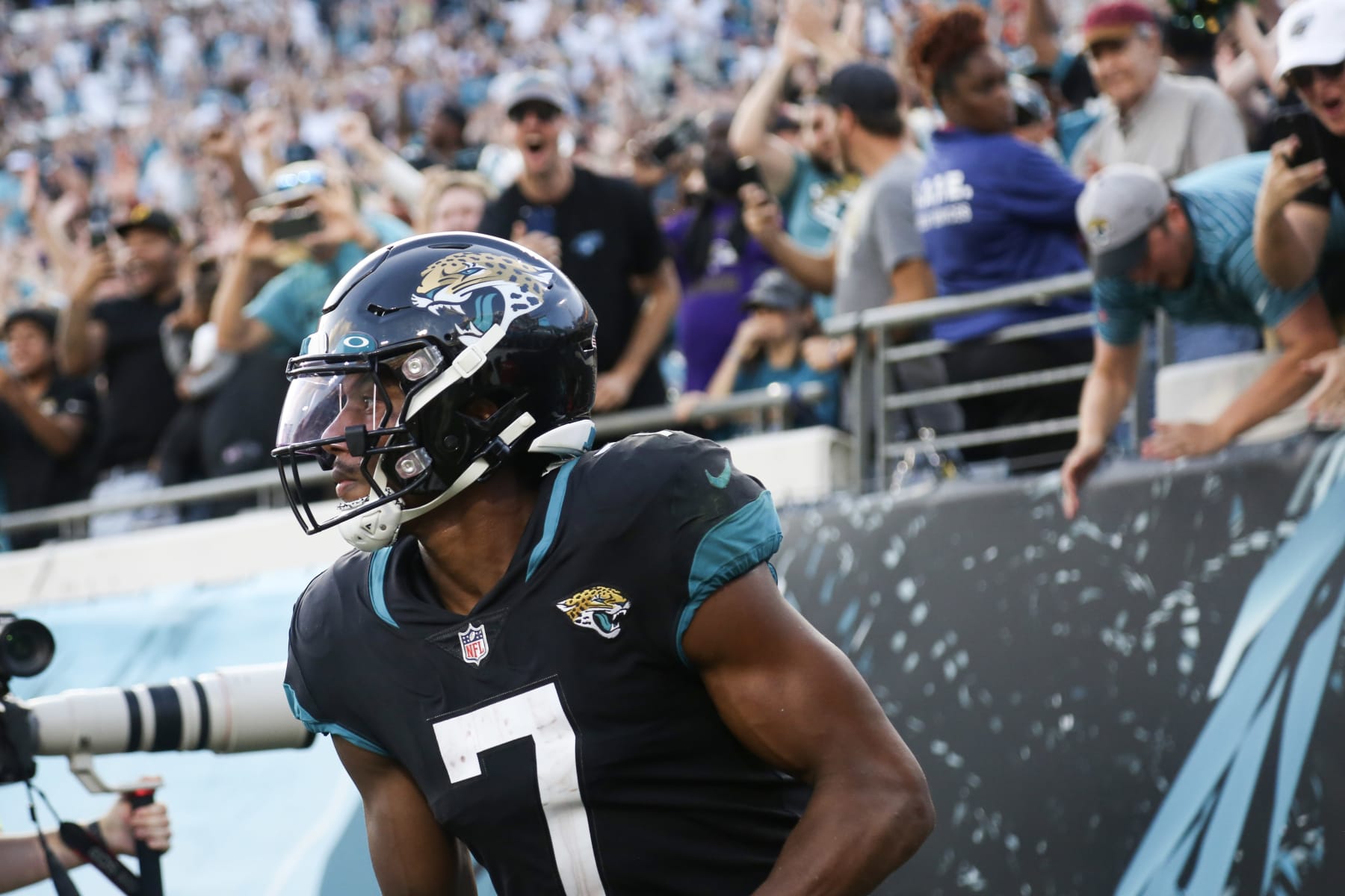 Zay Jones