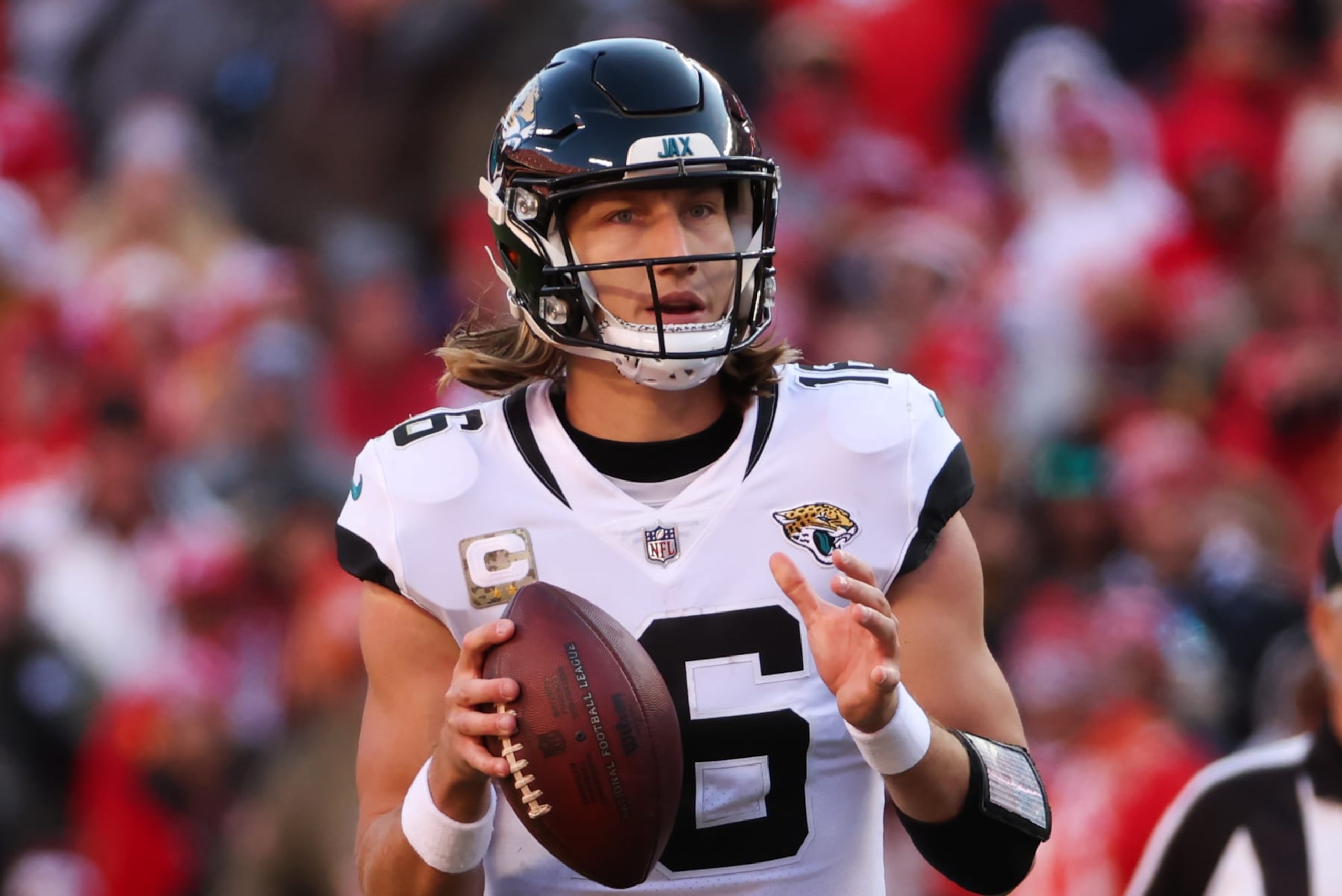 KANSAS CITY, MO - NOVEMBER 13: Jacksonville Jaguars quarterback Trevor Lawrence (16) looks to pass in the fourth quarter of an NFL game between the Jacksonville Jaguars and Kansas City Chiefs on November 13, 2022 at GEHA Field at Arrowhead Stadium in Kansas City, MO. (Photo by Scott Winters/Icon Sportswire via Getty Images)