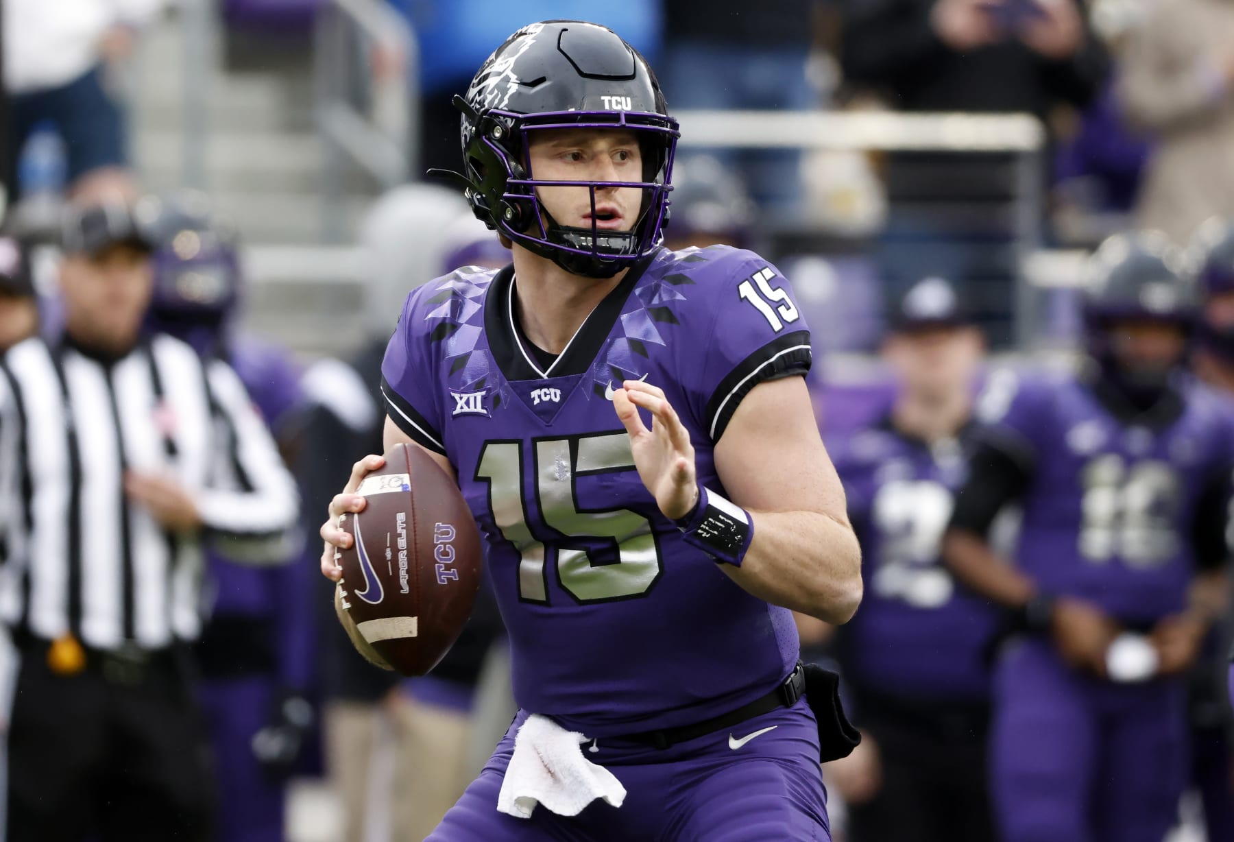 FORT WORTH, TX - NOVEMBER 26: Quarterback Max Duggan #15 of the TCU Horned Frogs looks to throw against the Iowa State Cyclones during the first half at Amon G. Carter Stadium on November 26, 2022 in Fort Worth, Texas. (Photo by Ron Jenkins/Getty Images)