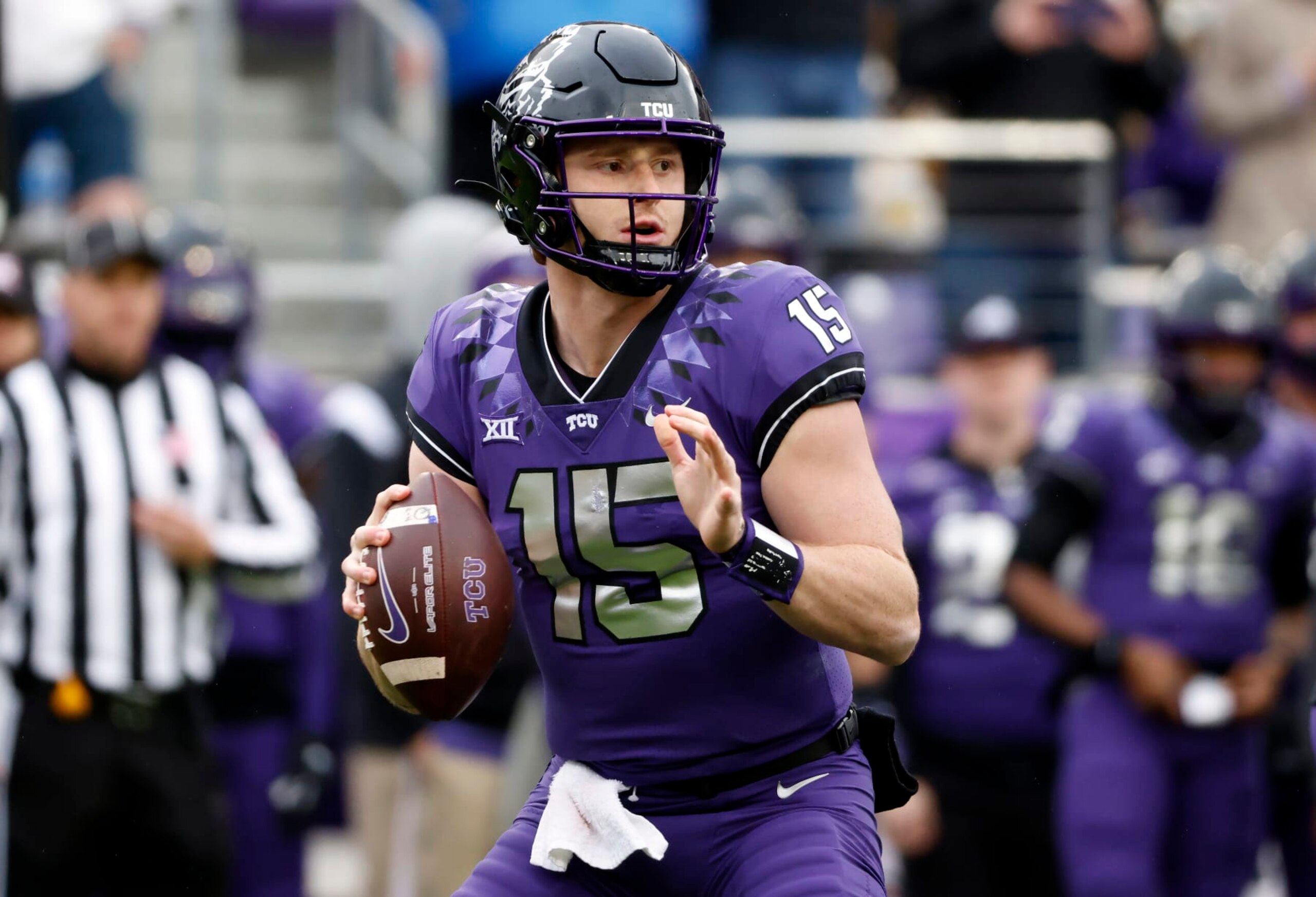FORT WORTH, TX - NOVEMBER 26: Quarterback Max Duggan #15 of the TCU Horned Frogs looks to throw against the Iowa State Cyclones during the first half at Amon G. Carter Stadium on November 26, 2022 in Fort Worth, Texas. (Photo by Ron Jenkins/Getty Images)