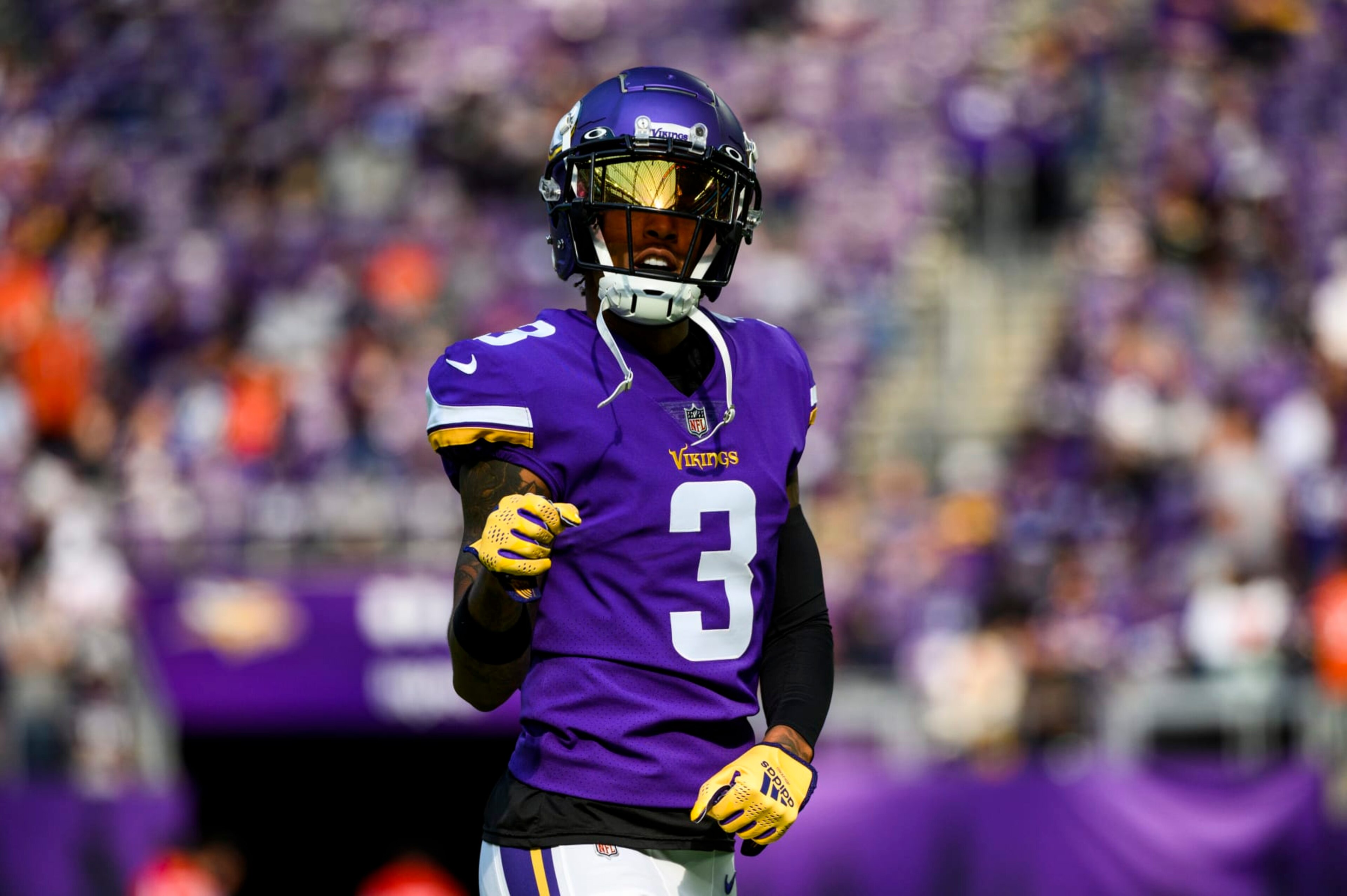 MINNEAPOLIS, MN - OCTOBER 09: Cameron Dantzler Sr. #3 of the Minnesota Vikings warms up before the game against the Chicago Bears at U.S. Bank Stadium on October 9, 2022 in Minneapolis, Minnesota. (Photo by Stephen Maturen/Getty Images) MINNEAPOLIS, MN - OCTOBER 09: Cameron Dantzler Sr. #3 of the Minnesota Vikings warms up before the game against the Chicago Bears at U.S. Bank Stadium on October 9, 2022 in Minneapolis, Minnesota. (Photo by Stephen Maturen/Getty Images)