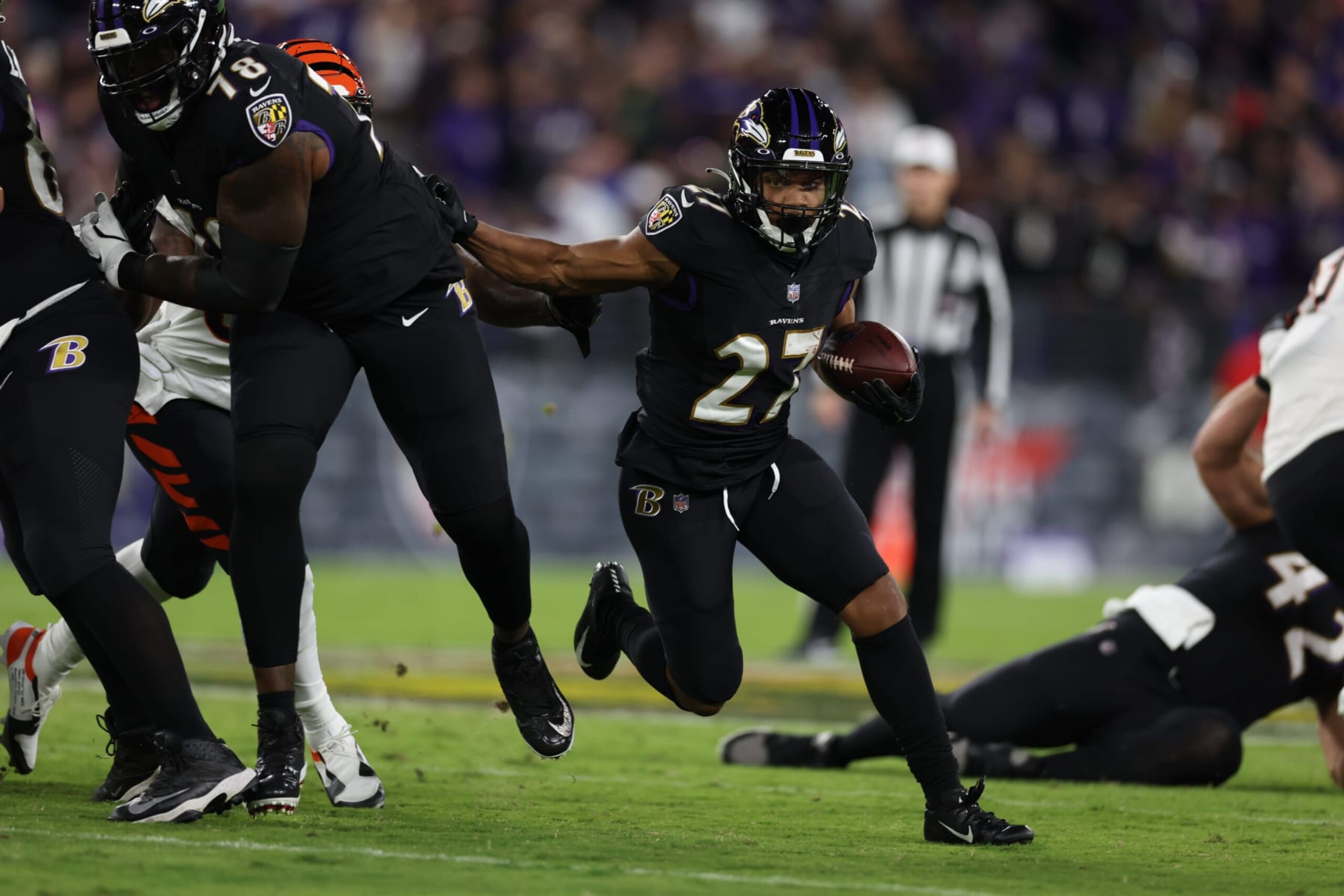 Football: Baltimore Ravens J.K. Dobbins (27) in action, runs with the football vs Cincinnati Bengals at MT Bank Stadium.
Cincinnati, OH 10/9/2022
CREDIT: Simon Bruty (Photo by Simon Bruty/Sports Illustrated via Getty Images)
(Set Number: x164188)
