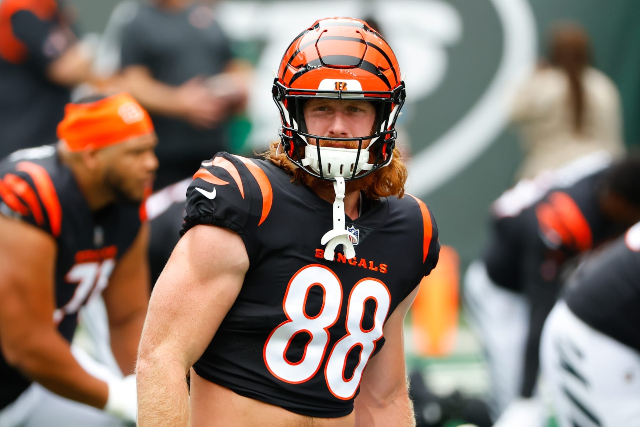 EAST RUTHERFORD, NJ - SEPTEMBER 25:  Cincinnati Bengals tight end Hayden Hurst (88) warms up prior to the National Football League game between the New York Jets and the Cincinnati Bengals on September 25, 2022 at MetLife Stadium in East Rutherford, New Jersey.  (Photo by Rich Graessle/Icon Sportswire via Getty Images)
