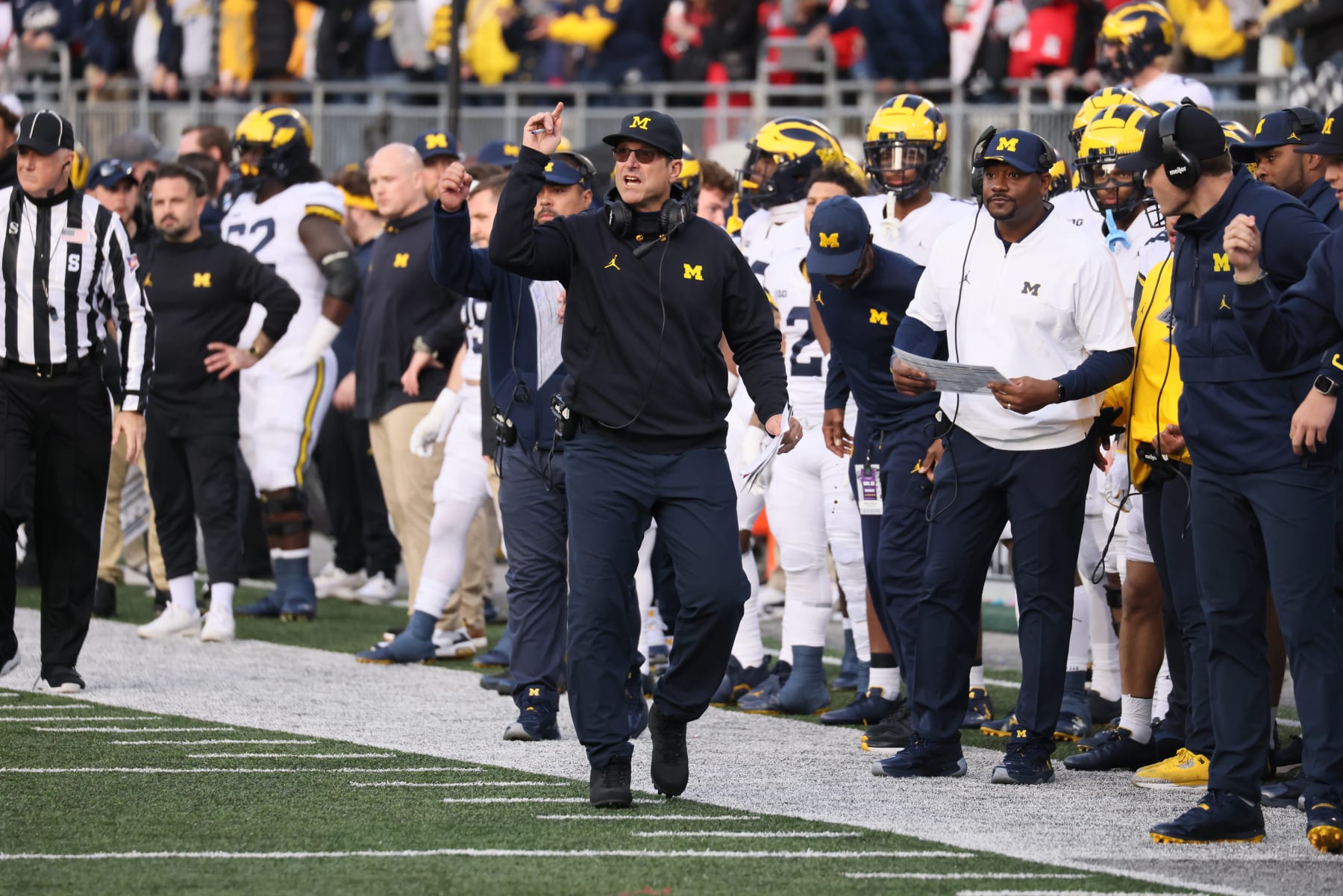 College Football: Michigan head coach Jim Harbaugh looks on vs Ohio State at Ohio Stadium. 
Columbus, OH 11/26/2022
CREDIT: David E. Klutho (Photo by David E. Klutho/Sports Illustrated via Getty Images) 
(Set Number: X164248 TK1)