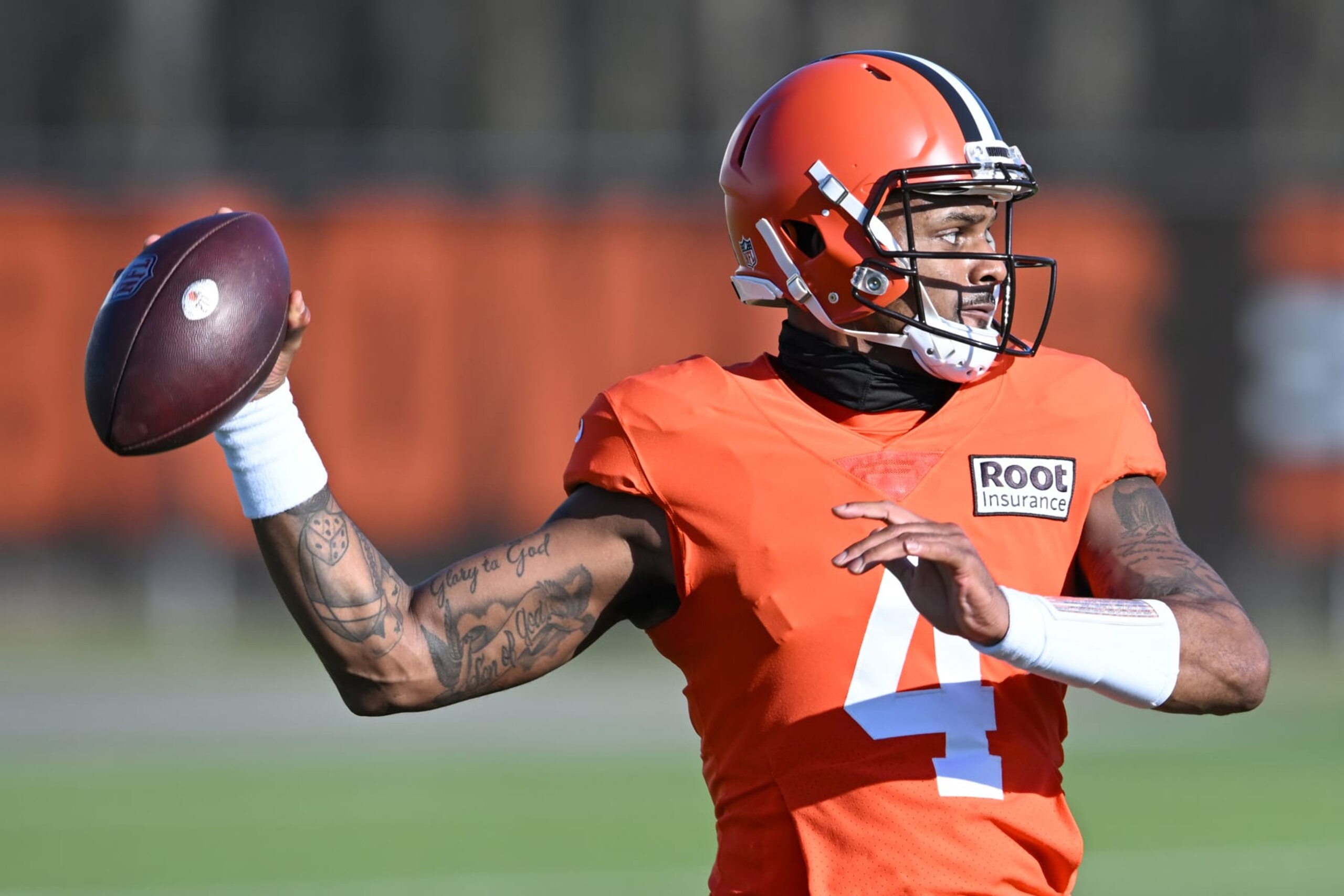 BEREA, OHIO - NOVEMBER 23: Deshaun Watson #4 of the Cleveland Browns throws a pass during a practice at CrossCountry Mortgage Campus on November 23, 2022 in Berea, Ohio. (Photo by Nick Cammett/Getty Images)