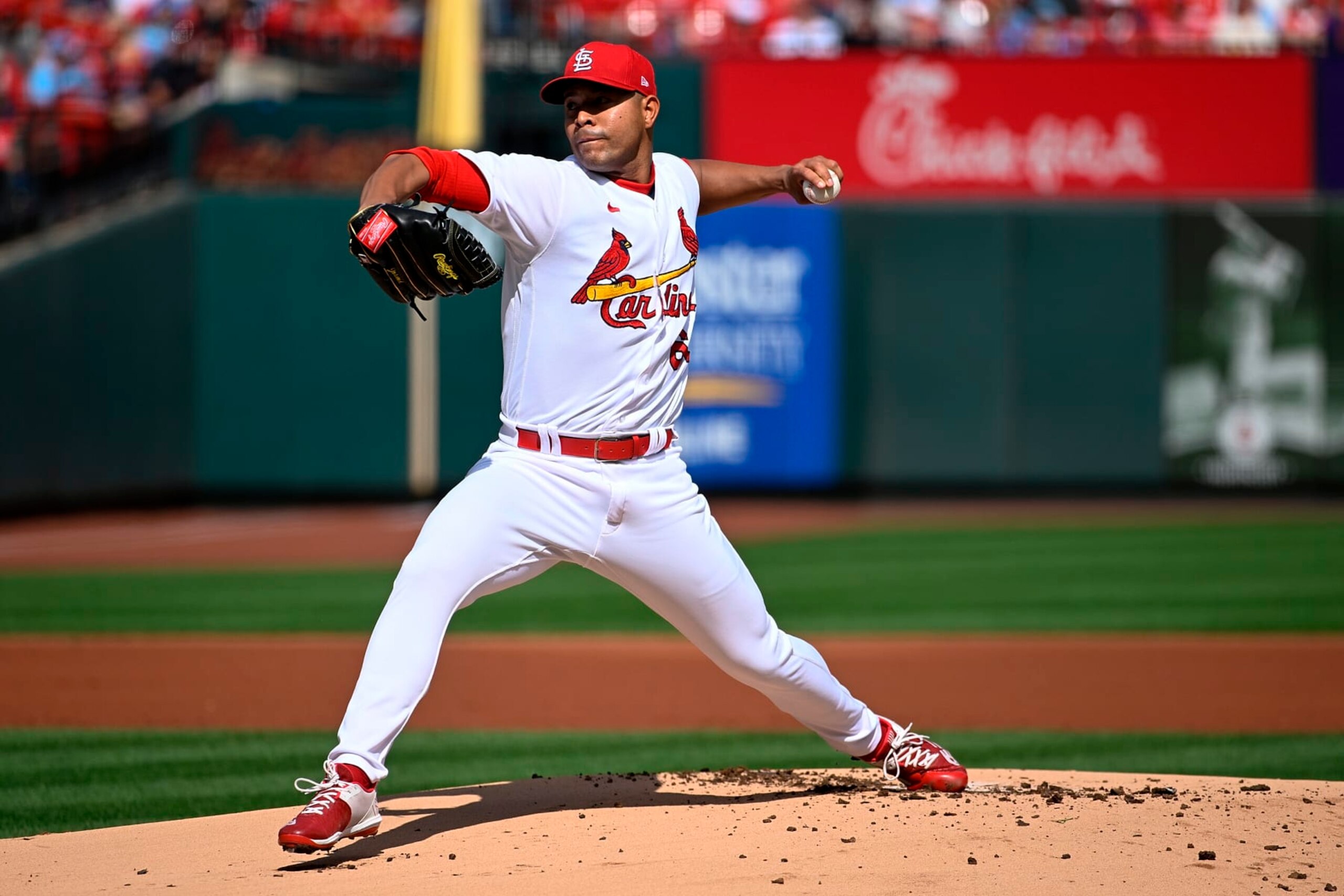 ST LOUIS, MO - OCTOBER 07: Jose Quintana #62 of the St. Louis Cardinals pitches against the Philadelphia Phillies in the first inning during Game One of the NL Wild Card Series at Busch Stadium on October 7, 2022 in St Louis, Missouri. (Photo by Joe Puetz/Getty Images)