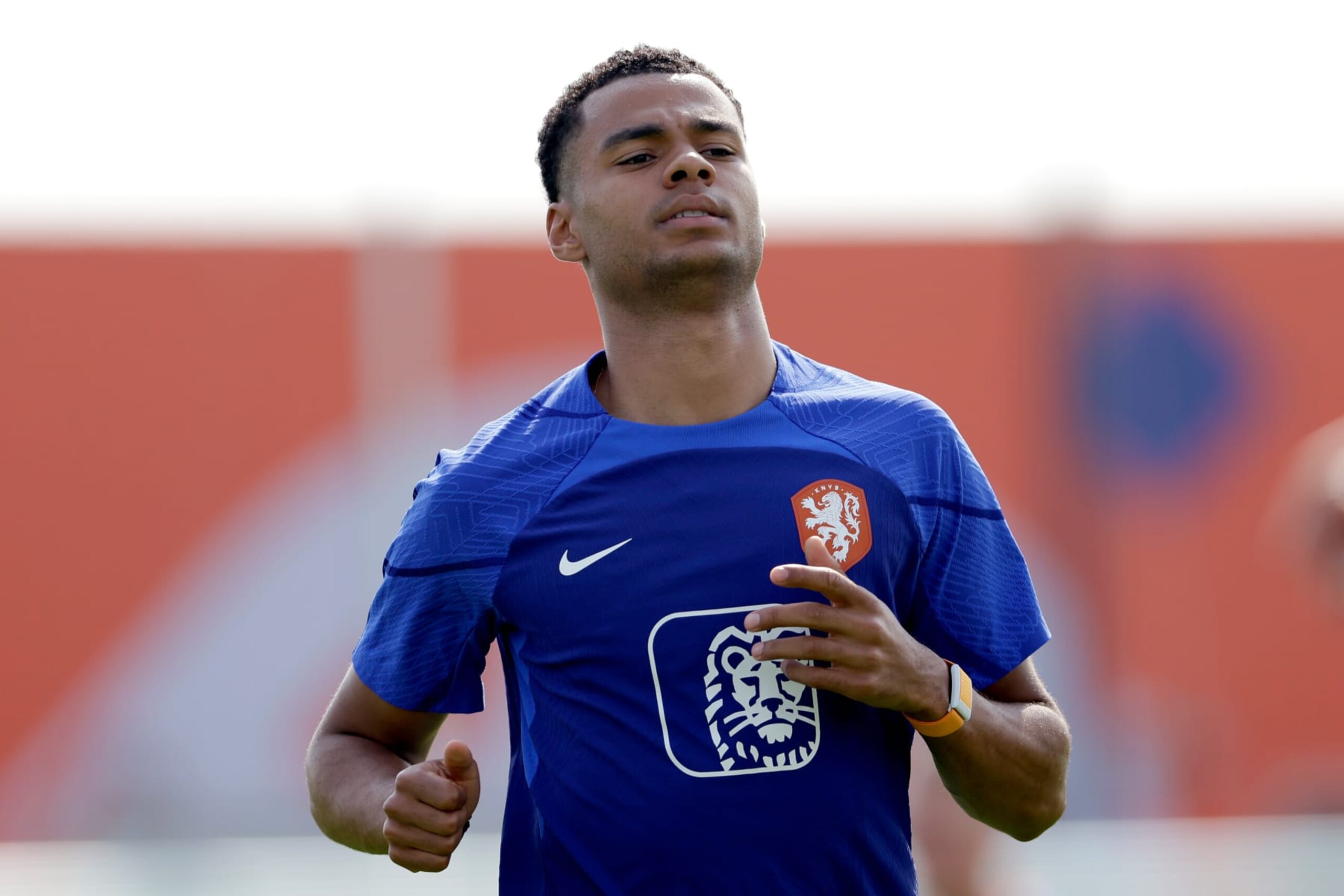 DOHA, QATAR - NOVEMBER 30: Cody Gakpo of Holland  during the  Training MenTraining Holland at the QT6 on November 30, 2022 in Doha Qatar (Photo by Rico Brouwer/Soccrates/Getty Images)
