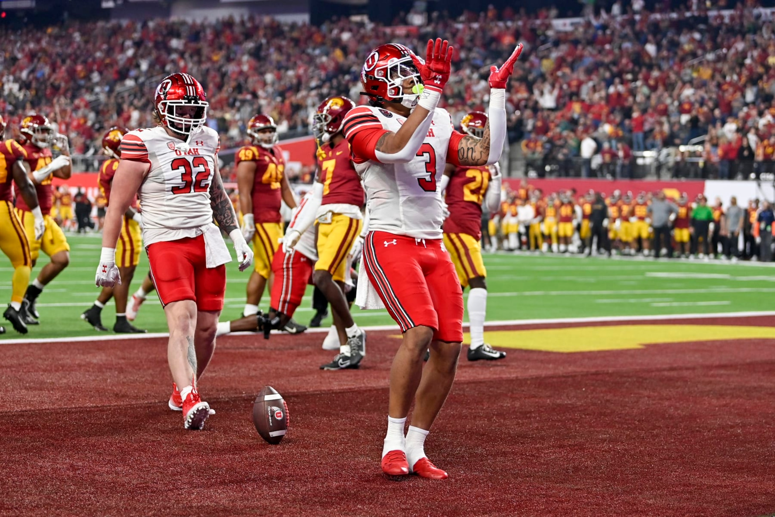 LAS VEGAS, NEVADA - DECEMBER 02: Ja'Quinden Jackson #3 of the Utah Utes celebrates after running the ball for a touchdown during the second quarter of the PAC-12 Championship football game against the USC Trojans at Allegiant Stadium on December 02, 2022 in Las Vegas, Nevada. (Photo by Alika Jenner/Getty Images)