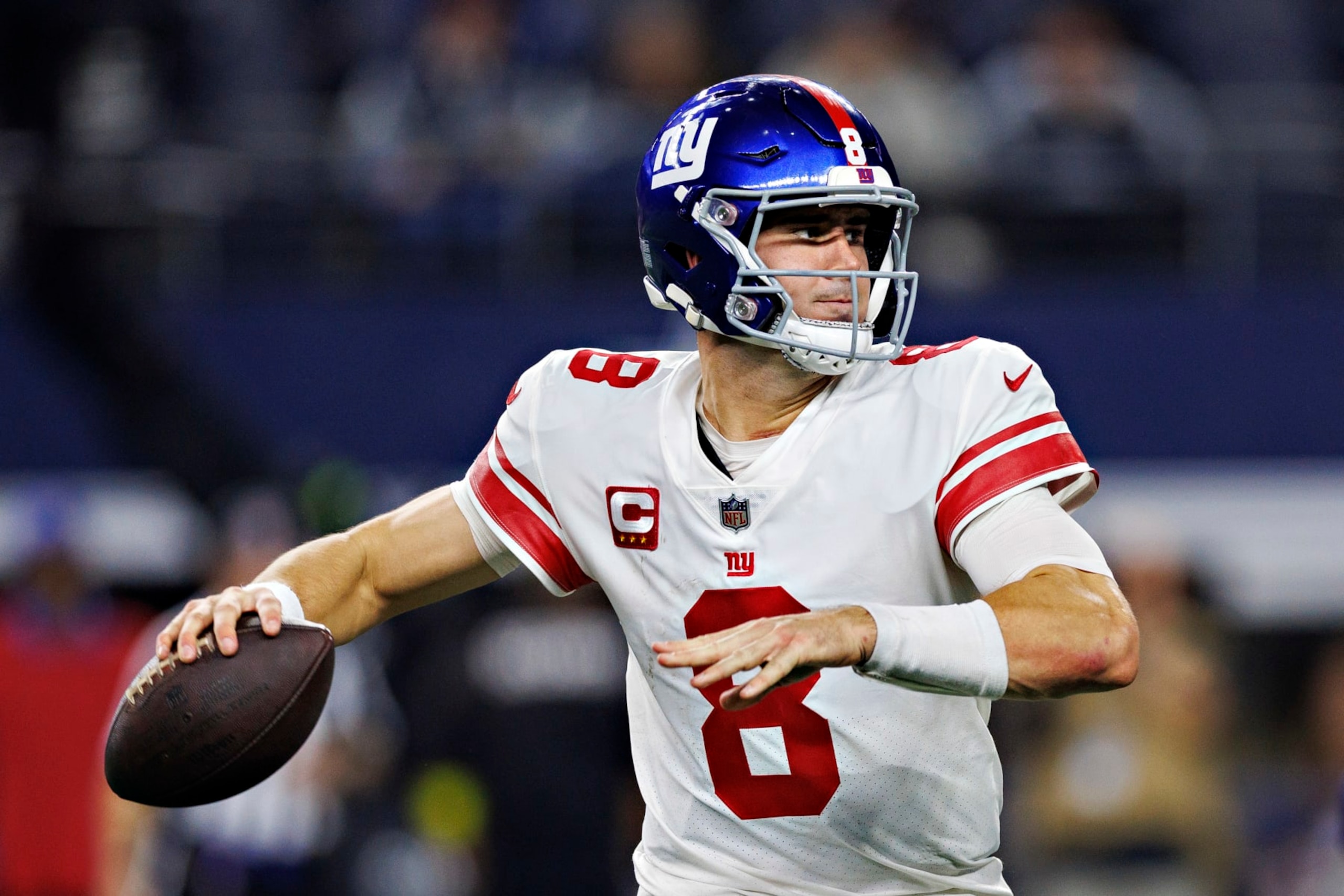 ARLINGTON, TEXAS - NOVEMBER 24:  Daniel Jones #8 of the New York Giants throws a pass during a game against the Dallas Cowboys at AT&T Stadium on November 24, 2022 in Arlington, Texas. The Cowboys defeated the Giants 28-20. (Photo by Wesley Hitt/Getty Images)