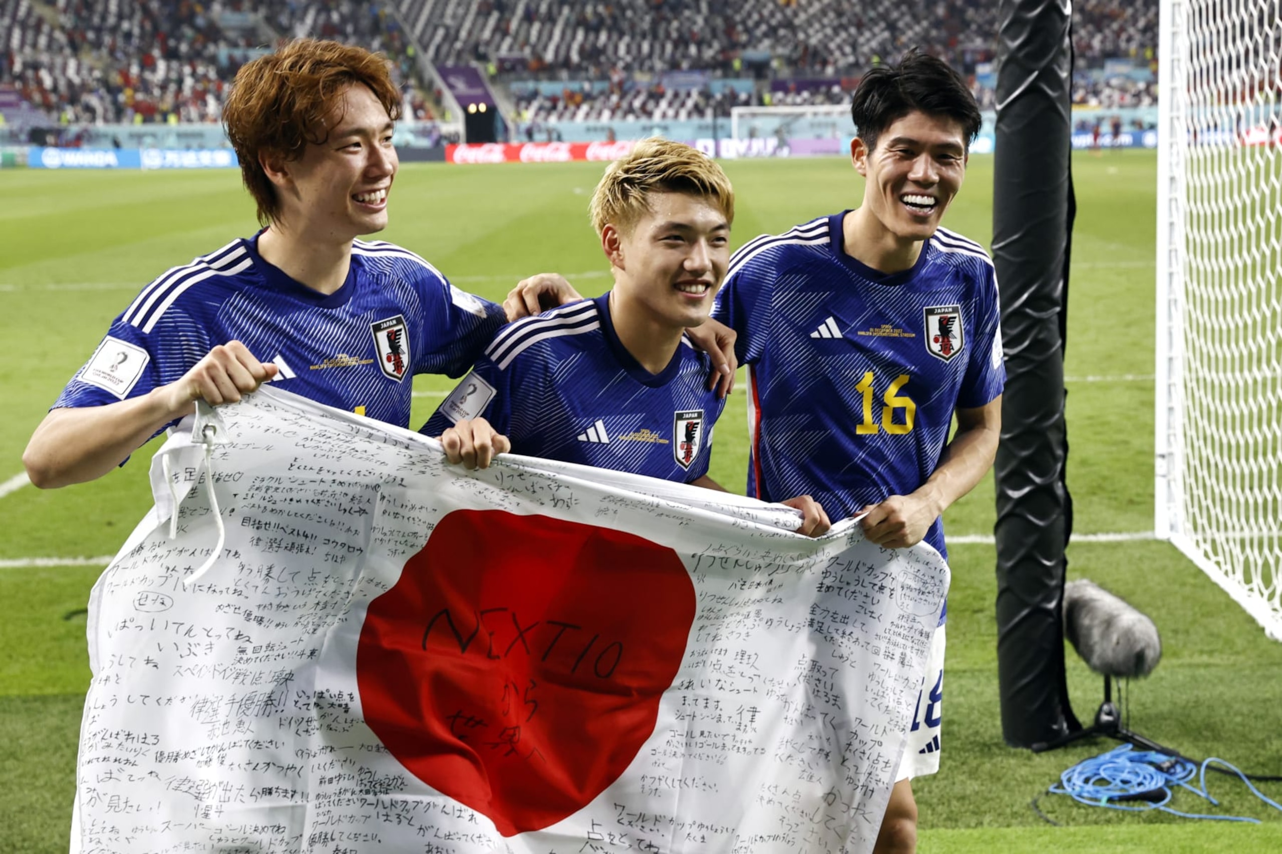 AL-RAYYAN - (l-r) Ko Itakura of Japan, Ritsu Doan of Japan, Takehiro Tomiyasu of Japan during the FIFA World Cup Qatar 2022 group E match between Japan and Spain at Khalifa International stadium on December 1, 2022 in Ar-Rayyan, Qatar . AP | Dutch Height | MAURICE OF STONE (Photo by ANP via Getty Images)