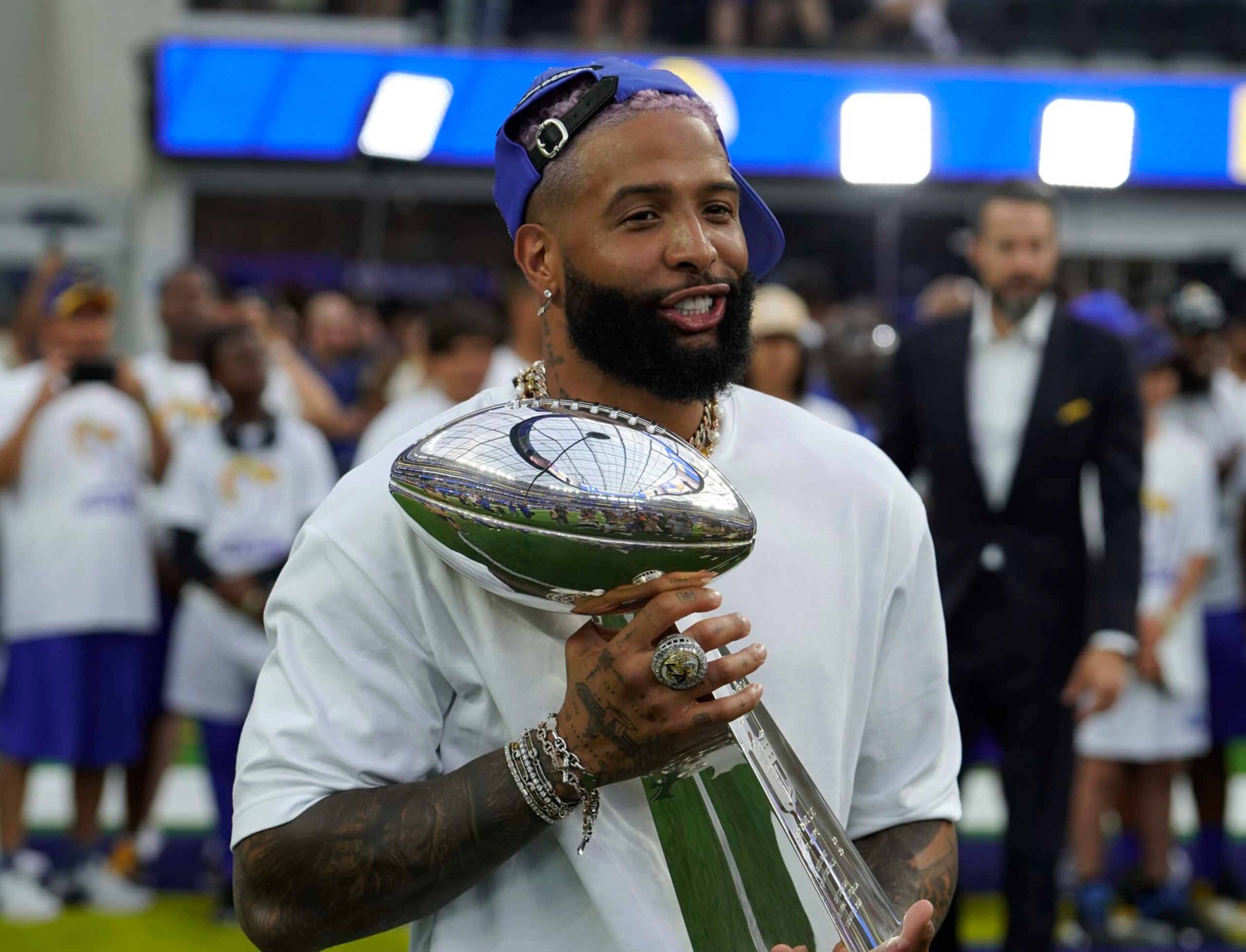 INGLEWOOD, CA - SEPTEMBER 8:  Odell Beckham Jr. of the Rams with the Vince Lombarbi Trophy during an NFL game between the Los Angeles Rams and the Buffalo Bills on September 08, 2022, at SoFi Stadium in Inglewood, CA. (Photo by Icon Sportswire)