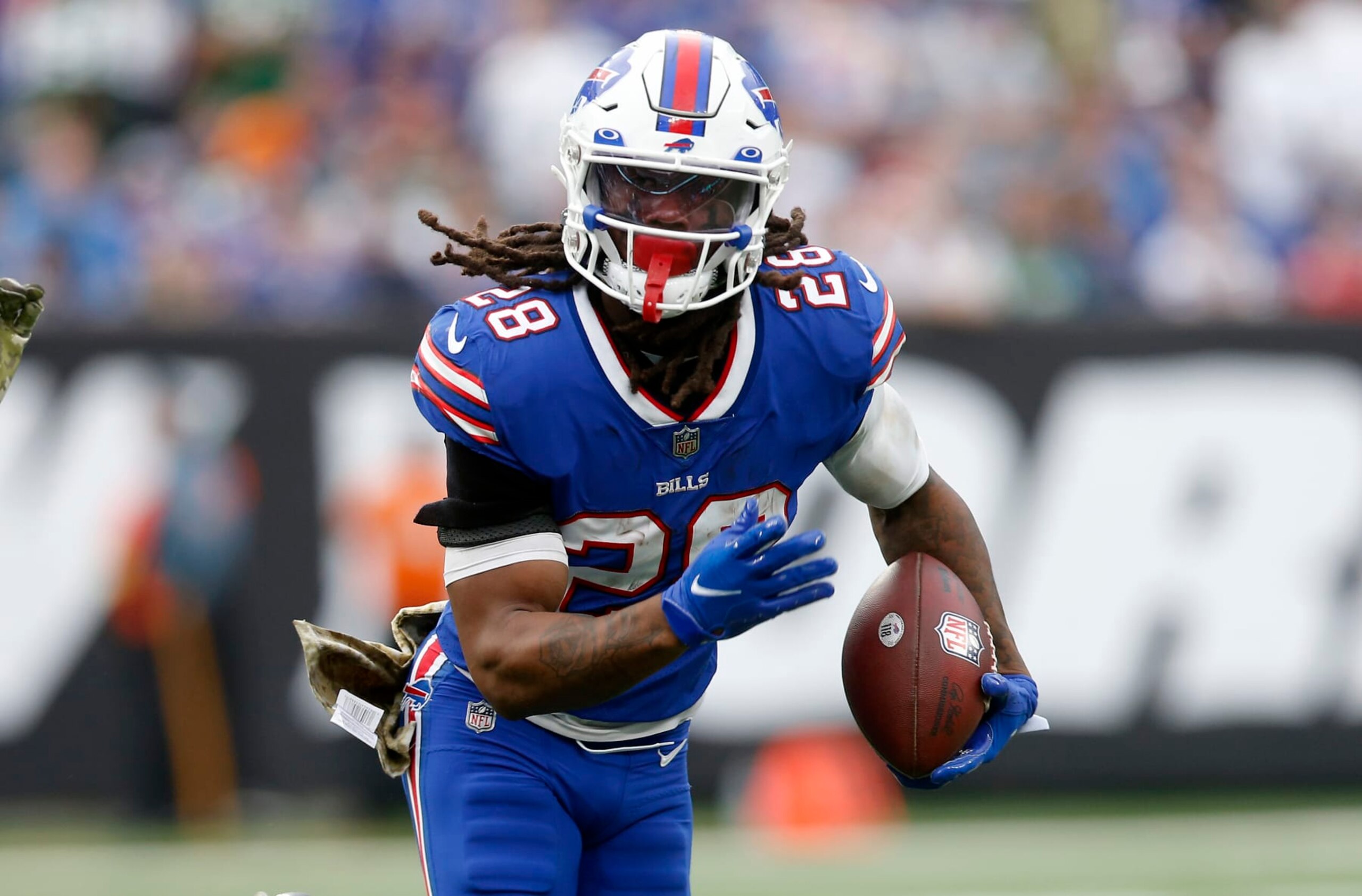 EAST RUTHERFORD, NEW JERSEY - NOVEMBER 06: (NEW YORK DAILIES OUT)  James Cook #28 of the Buffalo Bills in action against the New York Jets at MetLife Stadium on November 06, 2022 in East Rutherford, New Jersey. The Jets defeated the Bills 20-17. (Photo by Jim McIsaac/Getty Images)