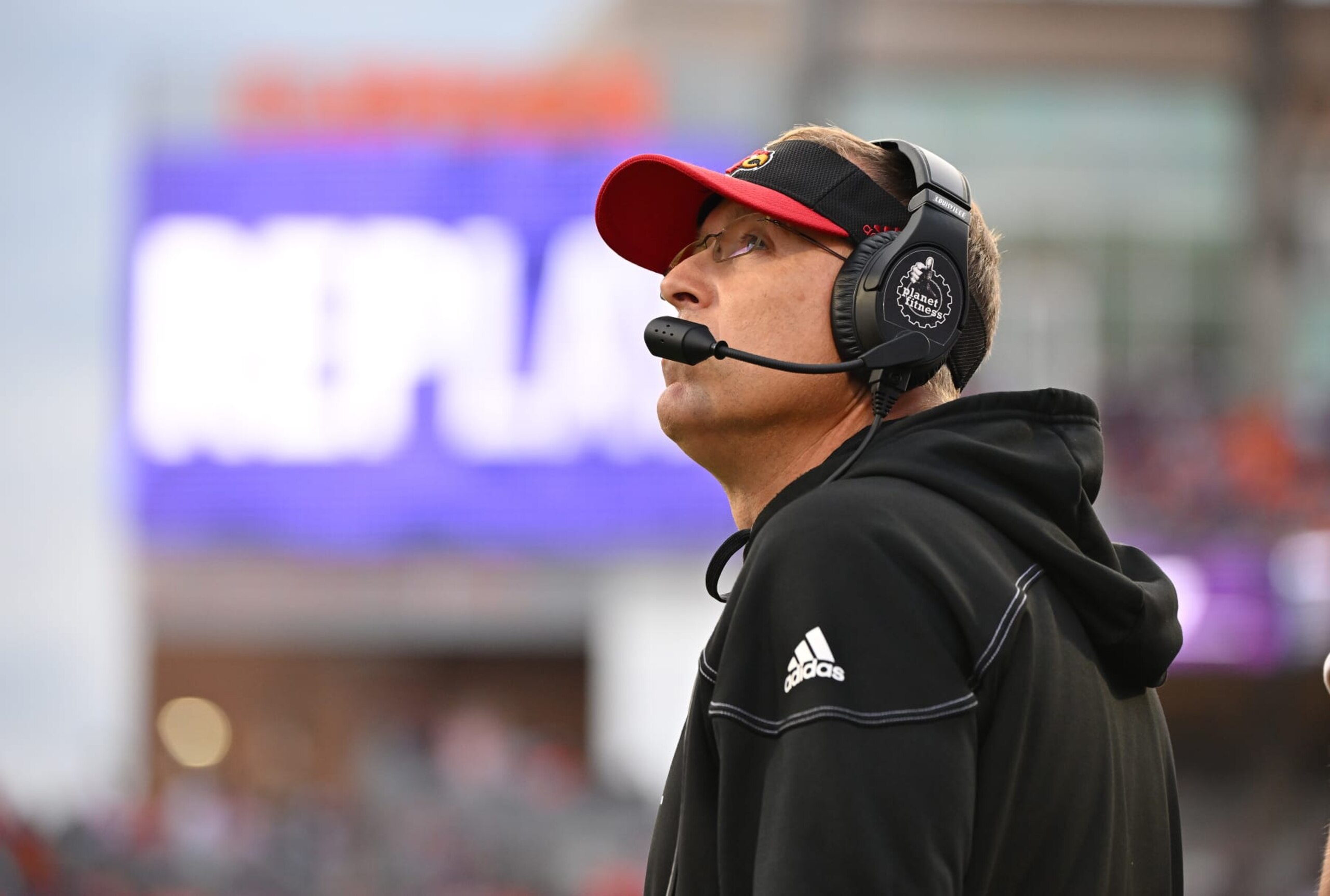 CLEMSON, SOUTH CAROLINA - NOVEMBER 12: Head coach Scott Satterfield of the Louisville Cardinals watches his team play against the Clemson Tigers during their game at Memorial Stadium on November 12, 2022 in Clemson, South Carolina. The Tigers won 31-16. (Photo by Grant Halverson/Getty Images) CLEMSON, SOUTH CAROLINA - NOVEMBER 12: Head coach Scott Satterfield of the Louisville Cardinals watches his team play against the Clemson Tigers during their game at Memorial Stadium on November 12, 2022 in Clemson, South Carolina. The Tigers won 31-16. (Photo by Grant Halverson/Getty Images)