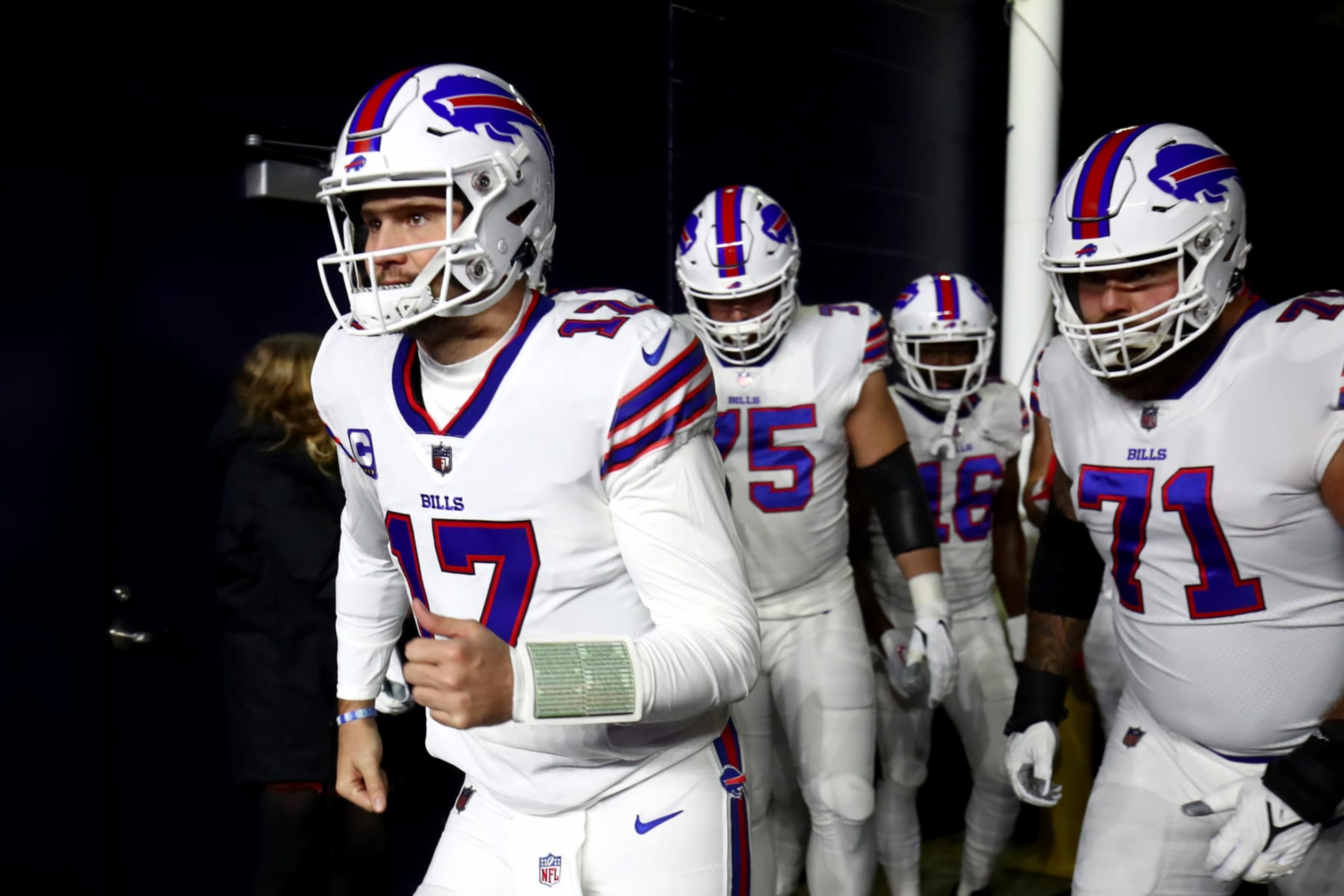 FOXBOROUGH, MASSACHUSETTS - DECEMBER 01:Quarterback Josh Allen #17 of the Buffalo Bills and the offense take the field for warms up against the New England Patriots  at Gillette Stadium on December 01, 2022 in Foxborough, Massachusetts. (Photo by Adam Glanzman/Getty Images)