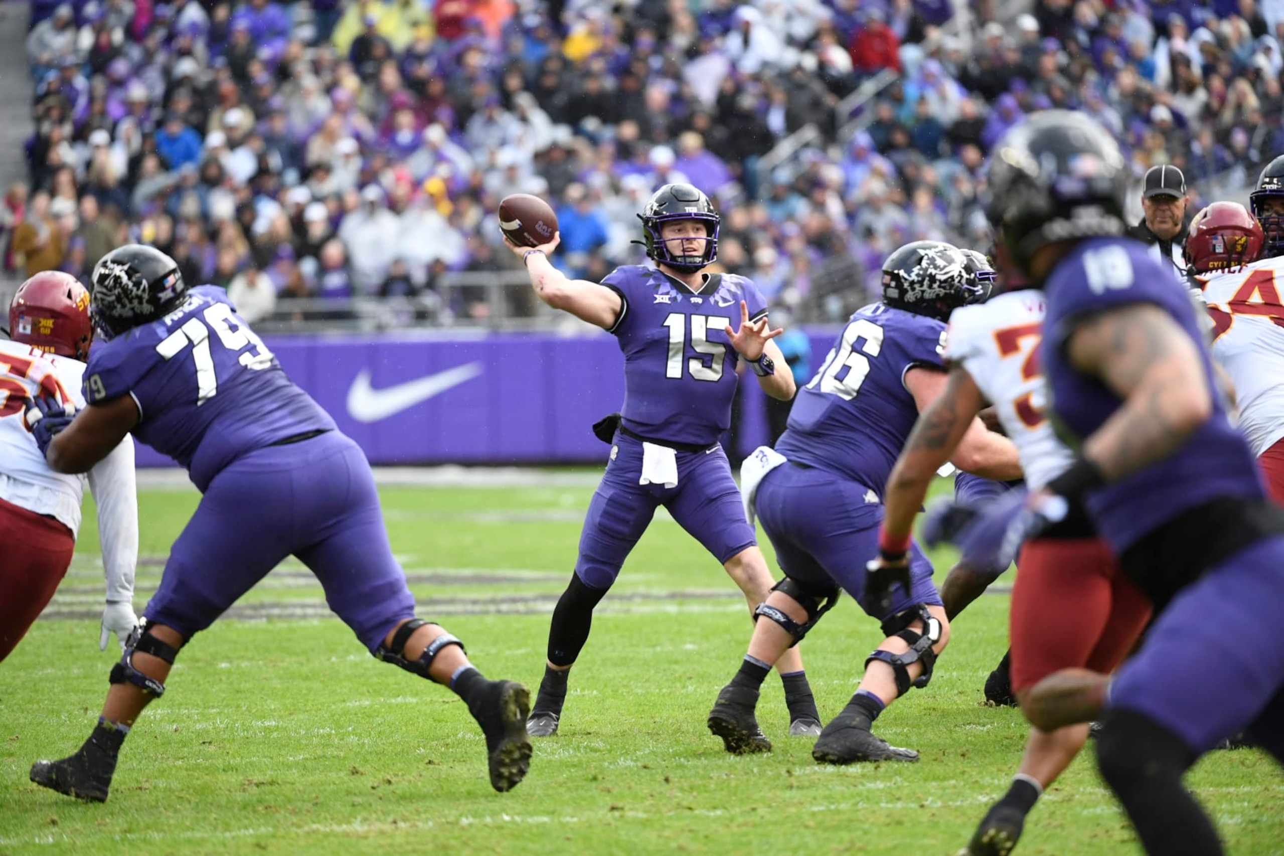 College Football: TCU Max Duggan (15) in action, throwing the football vs. Iowa State at Amon G. Carter Stadium.
Fort Worth, TX 11/26/2022
CREDIT: Greg Nelson (Photo by Greg Nelson/Sports Illustrated via Getty Images)
(Set Number: X164249 TK1) College Football: TCU Max Duggan (15) in action, throwing the football vs. Iowa State at Amon G. Carter Stadium.
Fort Worth, TX 11/26/2022
CREDIT: Greg Nelson (Photo by Greg Nelson/Sports Illustrated via Getty Images)
(Set Number: X164249 TK1)