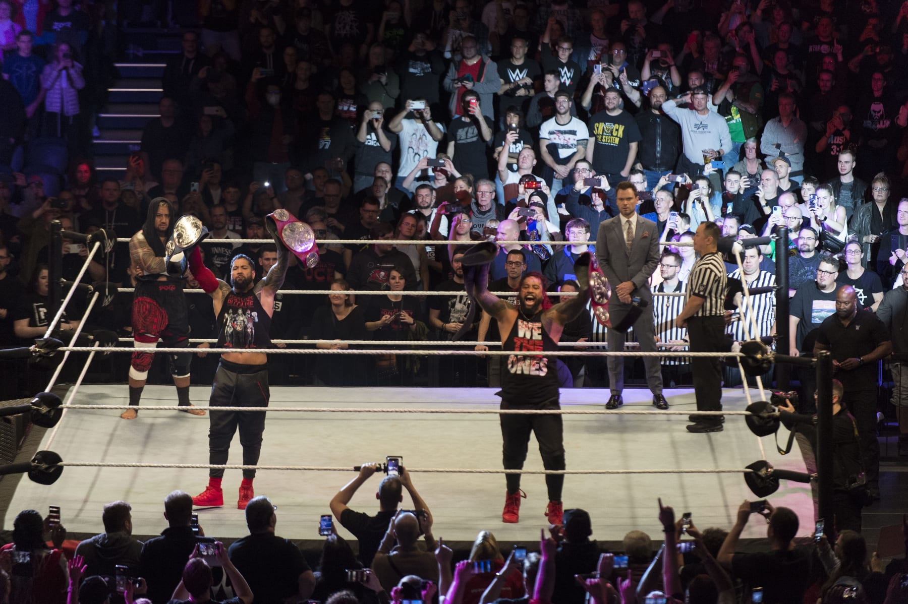 DORTMUND, GERMANY - NOVEMBER 01: The Usos pose in the ring during the WWE Live Show at Westfalenhalle on November 1, 2022 in Dortmund, Germany. (Photo by Marc Pfitzenreuter/Getty Images)