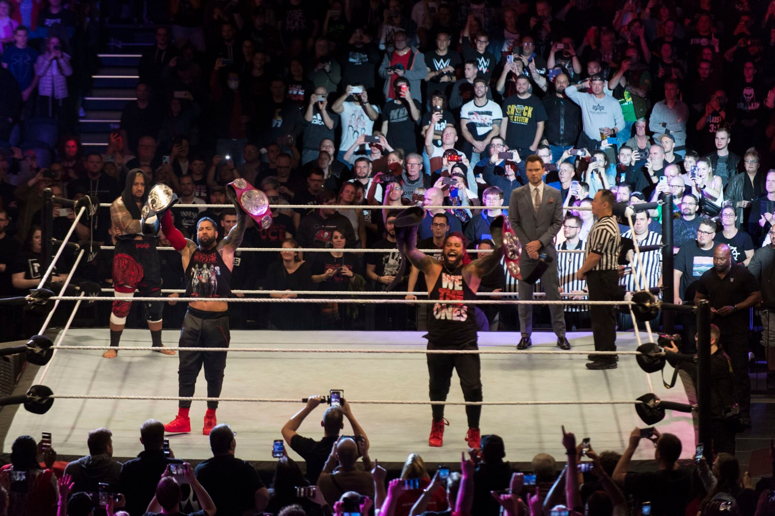 DORTMUND, GERMANY - NOVEMBER 01: The Usos pose in the ring during the WWE Live Show at Westfalenhalle on November 1, 2022 in Dortmund, Germany. (Photo by Marc Pfitzenreuter/Getty Images)