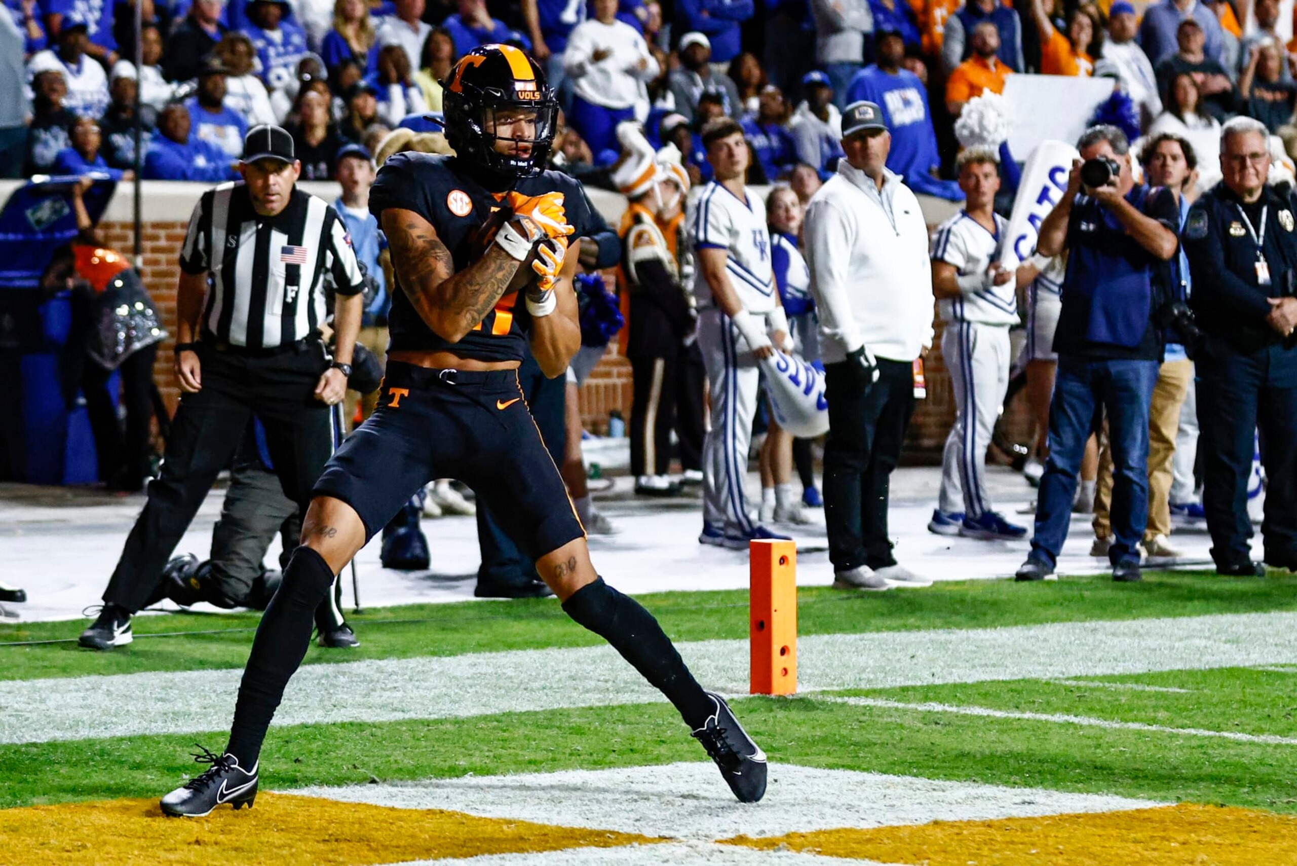 Tennessee wide receiver Jalin Hyatt (11) catchers a touchdown pass during the first half of an NCAA college football game against Kentucky Saturday, Oct. 29, 2022, in Knoxville, Tenn. (AP Photo/Wade Payne)