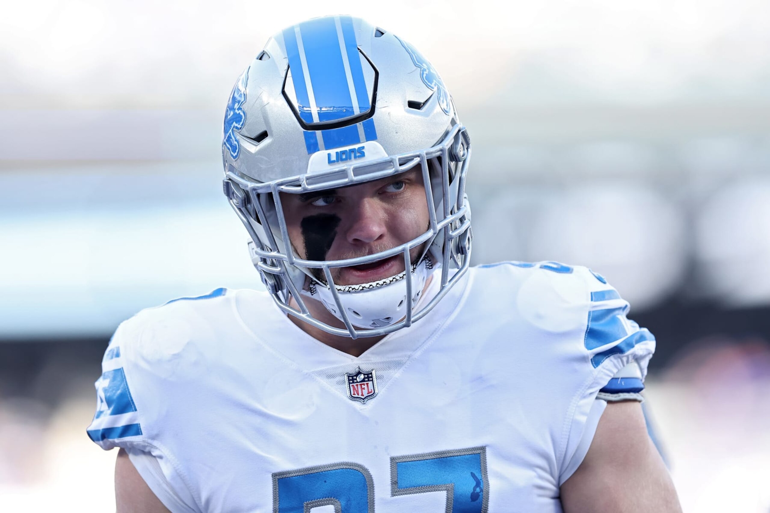 EAST RUTHERFORD, NEW JERSEY - NOVEMBER 20: Aidan Hutchinson #97 of the Detroit Lions warms up prior to a game against the New York Giants at MetLife Stadium on November 20, 2022 in East Rutherford, New Jersey. (Photo by Dustin Satloff/Getty Images)