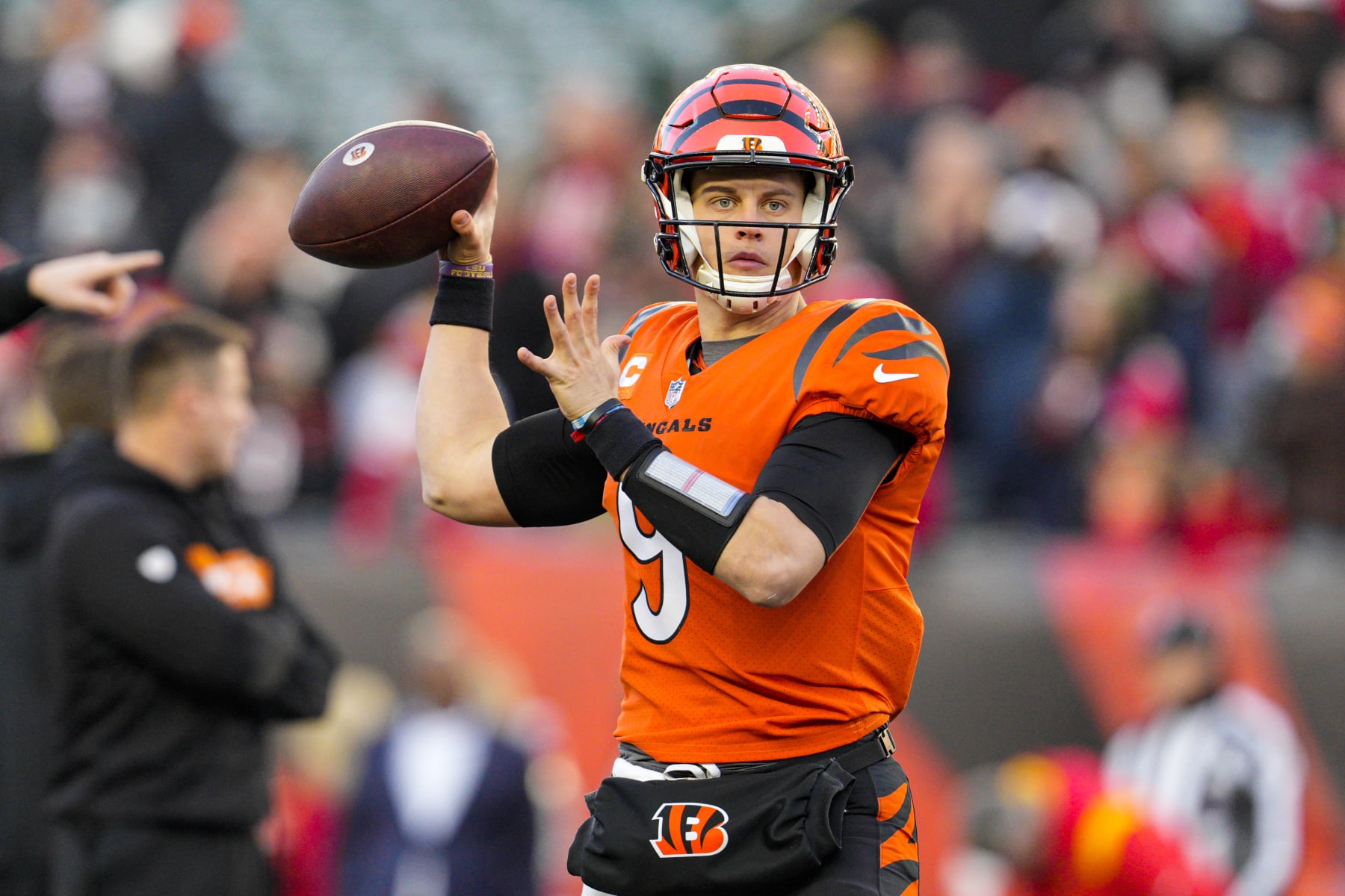 Cincinnati Bengals quarterback Joe Burrow (9) warms up before an NFL football game against the Kansas City Chiefs in Cincinnati, Sunday, Dec. 4, 2022. (AP Photo/Jeff Dean)