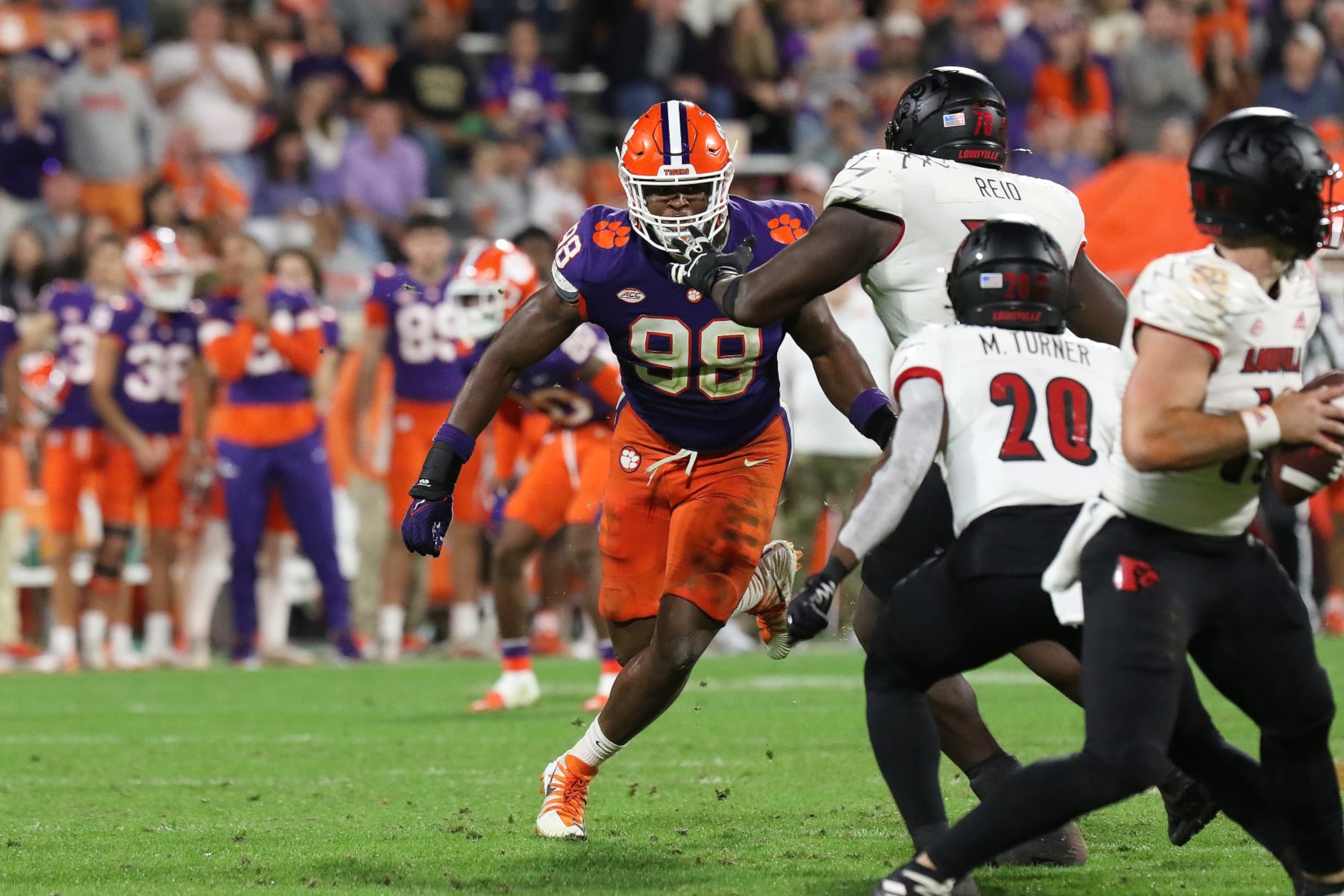 CLEMSON, SC - NOVEMBER 12: Clemson Tigers defensive end Myles Murphy (98) during a college football game between the Louisville Cardinals and the Clemson Tigers on November 12, 2022, at Clemson Memorial Stadium in Clemson, S.C. (Photo by John Byrum/Icon Sportswire via Getty Images)