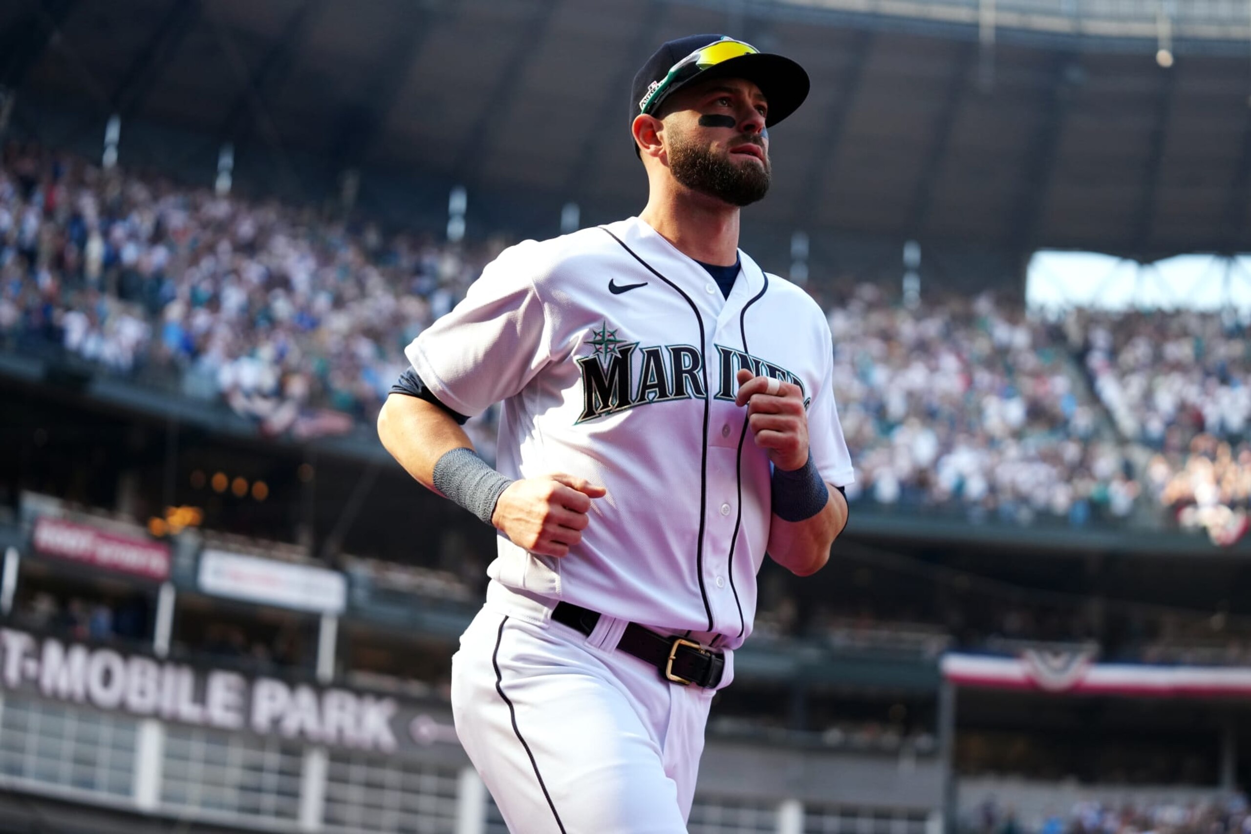 SEATTLE, WA - OCTOBER 15:  Mitch Haniger #17 of the Seattle Mariners takes the field prior to the game between the Houston Astros and the Seattle Mariners at T-Mobile Park on Saturday, October 15, 2022 in Seattle, Washington. (Photo by Daniel Shirey/MLB Photos via Getty Images)