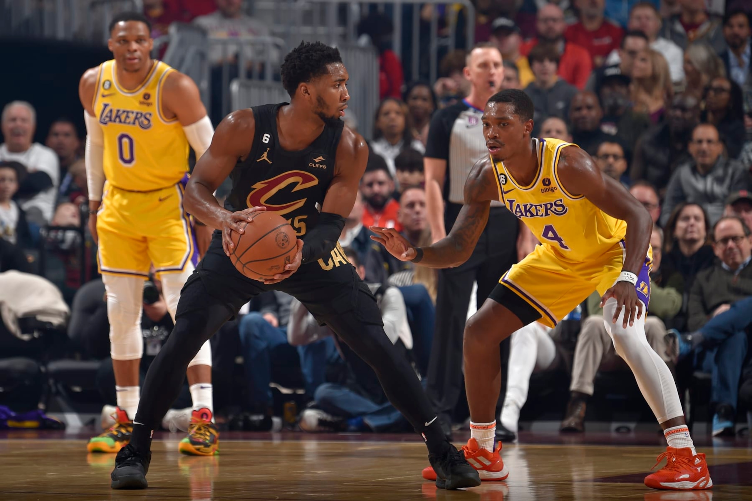 CLEVELAND, OH - DECEMBER 6: Donovan Mitchell #45 of the Cleveland Cavaliers dribbles the ball during the game against the Los Angeles Lakers on December 6, 2022 at Rocket Mortgage FieldHouse in Cleveland, Ohio. NOTE TO USER: User expressly acknowledges and agrees that, by downloading and/or using this Photograph, user is consenting to the terms and conditions of the Getty Images License Agreement. Mandatory Copyright Notice: Copyright 2022 NBAE (Photo by David Liam Kyle/NBAE via Getty Images)