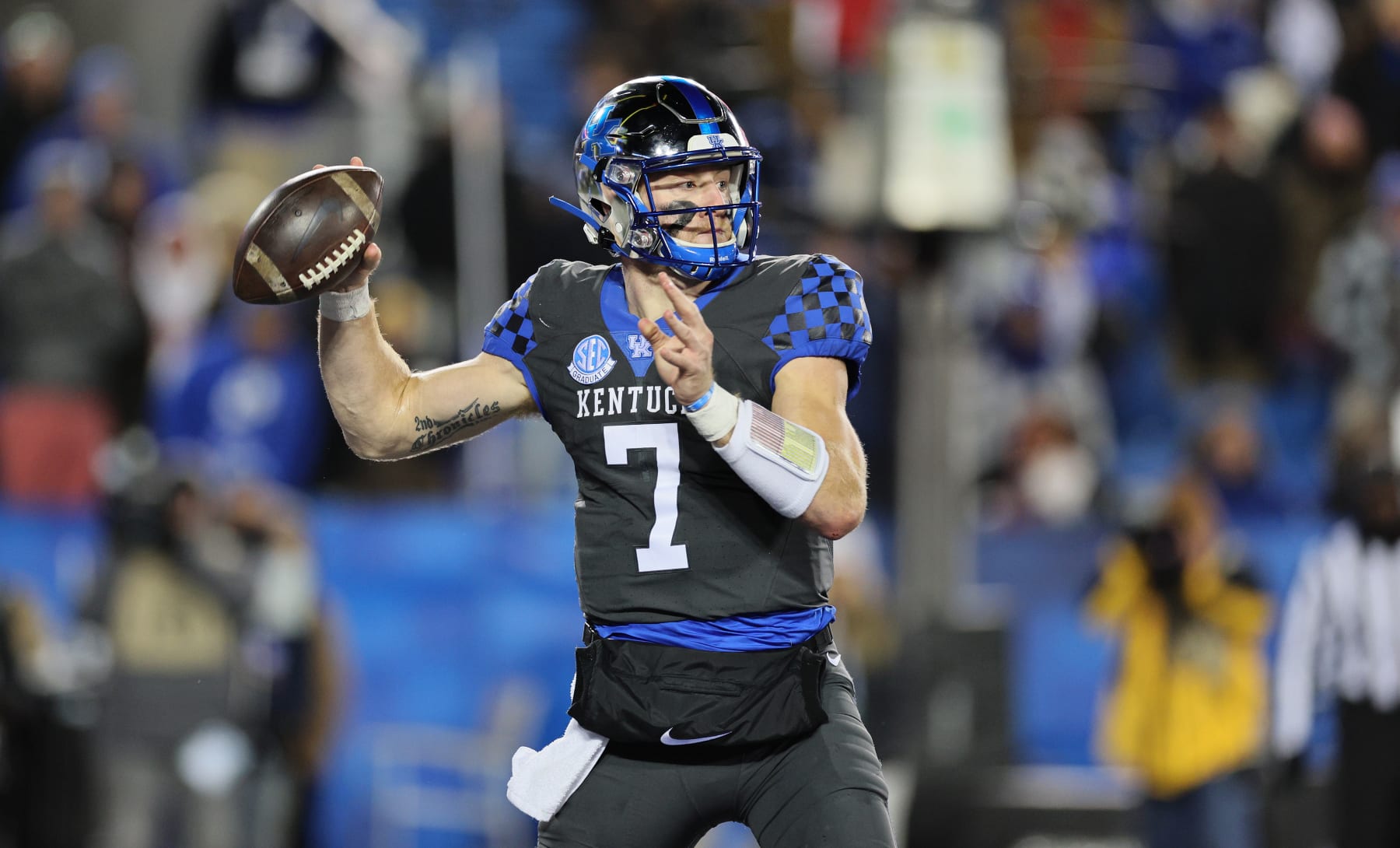LEXINGTON, KENTUCKY - NOVEMBER 19: Will Levis #7 of the Kentucky Wildcats against the Georgia Bulldogs at Kroger Field on November 19, 2022 in Lexington, Kentucky. (Photo by Andy Lyons/Getty Images)