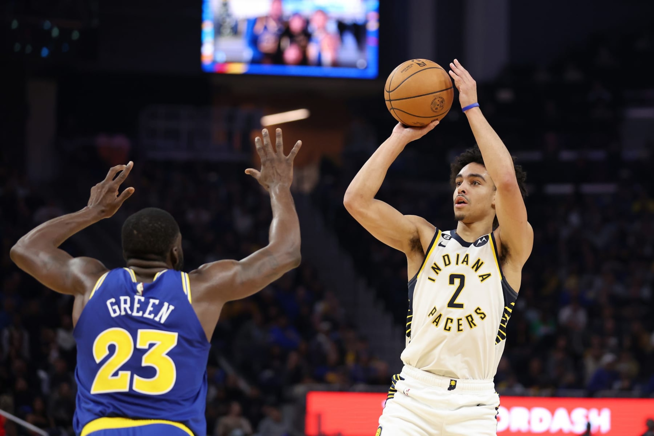 SAN FRANCISCO, CALIFORNIA - DECEMBER 05: Andrew Nembhard #2 of the Indiana Pacers shoots over Draymond Green #23 of the Golden State Warriors at Chase Center on December 05, 2022 in San Francisco, California. NOTE TO USER: User expressly acknowledges and agrees that, by downloading and or using this photograph, User is consenting to the terms and conditions of the Getty Images License Agreement. (Photo by Ezra Shaw/Getty Images) SAN FRANCISCO, CALIFORNIA - DECEMBER 05: Andrew Nembhard #2 of the Indiana Pacers shoots over Draymond Green #23 of the Golden State Warriors at Chase Center on December 05, 2022 in San Francisco, California. NOTE TO USER: User expressly acknowledges and agrees that, by downloading and or using this photograph, User is consenting to the terms and conditions of the Getty Images License Agreement. (Photo by Ezra Shaw/Getty Images)