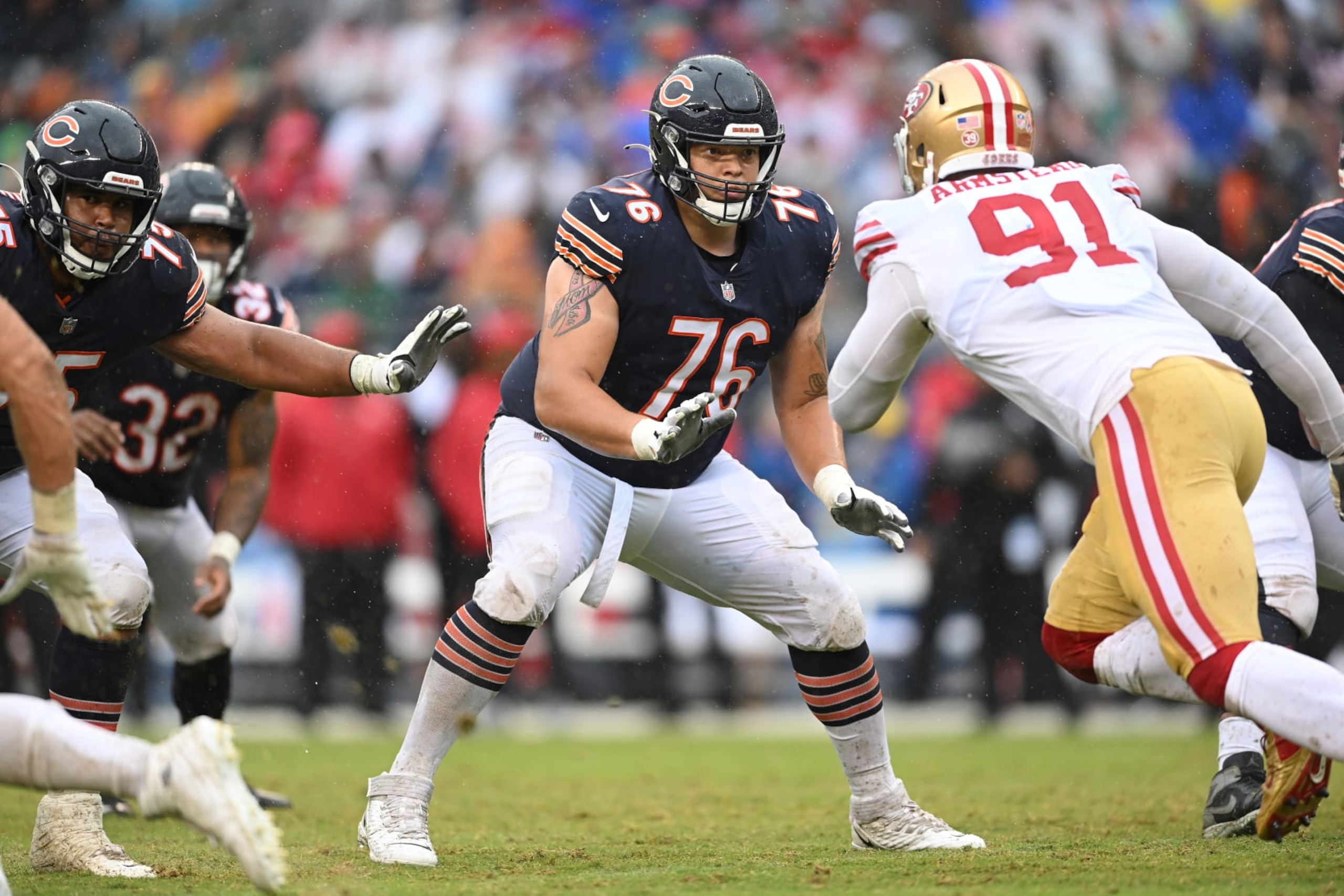 CHICAGO, IL - SEPTEMBER 11: Chicago Bears offensive tackle Teven Jenkins (76) battles with San Francisco 49ers defensive end Arik Armstead (91) during a game between the San Francisco 49ers and the Chicago Bears on September 11, 2022 at Soldier Field in Chicago, IL. (Photo by Robin Alam/Icon Sportswire via Getty Images) CHICAGO, IL - SEPTEMBER 11: Chicago Bears offensive tackle Teven Jenkins (76) battles with San Francisco 49ers defensive end Arik Armstead (91) during a game between the San Francisco 49ers and the Chicago Bears on September 11, 2022 at Soldier Field in Chicago, IL. (Photo by Robin Alam/Icon Sportswire via Getty Images)