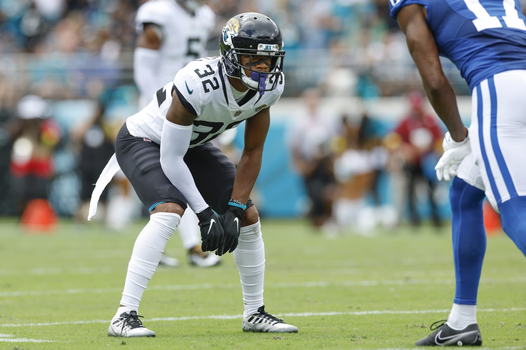 JACKSONVILLE, FL - SEPTEMBER 18: Jacksonville Jaguars cornerback Tyson Campbell (32) during the game between the Indianapolis Colts and the Jacksonville Jaguars on September 19, 2022 at TIAA Bank Field in Jacksonville, Fl. (Photo by David Rosenblum/Icon Sportswire via Getty Images)