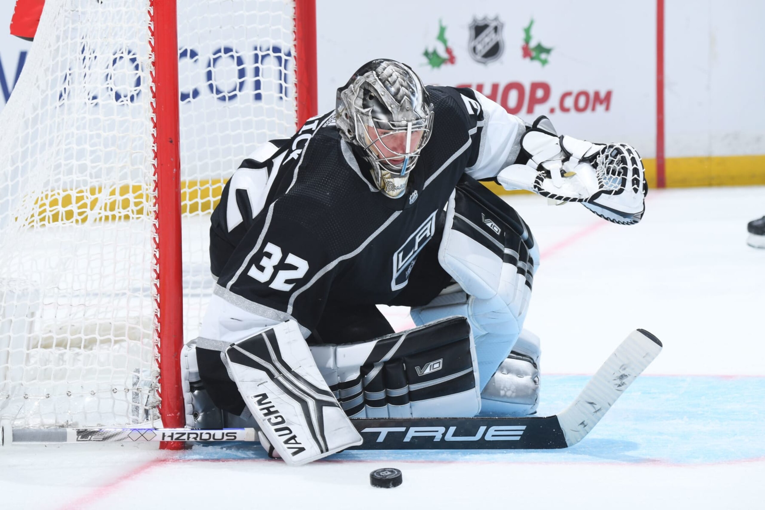 LOS ANGELES, CA - DECEMBER 3: Jonathan Quick #32 of the Los Angeles Kings blocks puck during the second period against the Los Angeles Kings at Crypto.com Arena on December 3, 2022 in Los Angeles, California. (Photo by Juan Ocampo/NHLI via Getty Images) LOS ANGELES, CA - DECEMBER 3: Jonathan Quick #32 of the Los Angeles Kings blocks puck during the second period against the Los Angeles Kings at Crypto.com Arena on December 3, 2022 in Los Angeles, California. (Photo by Juan Ocampo/NHLI via Getty Images)