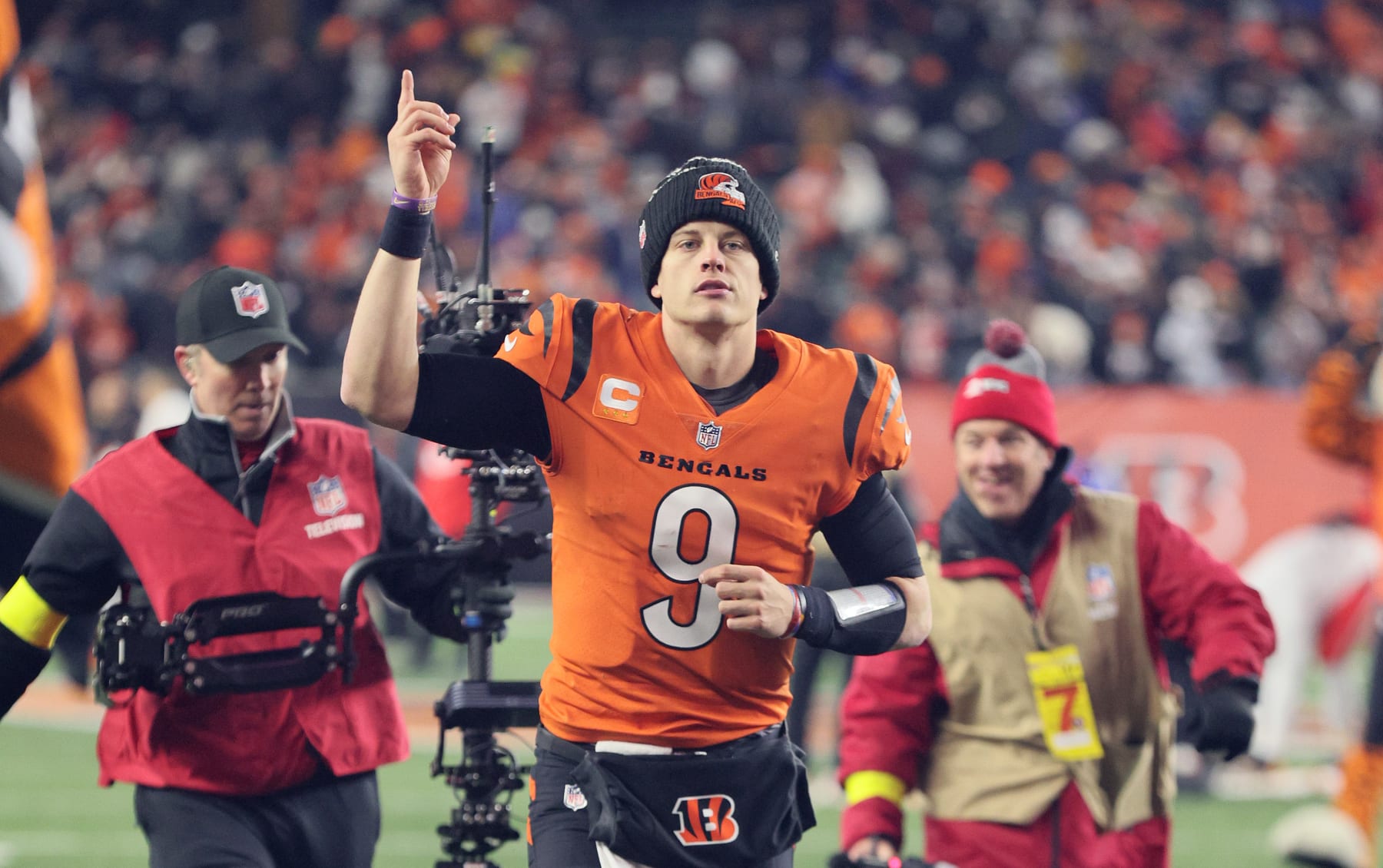 CINCINNATI, OHIO - DECEMBER 04: Joe Burrow #9 of the Cincinnati Bengals against the Kansas City Chiefs at Paycor Stadium on December 04, 2022 in Cincinnati, Ohio. (Photo by Andy Lyons/Getty Images)