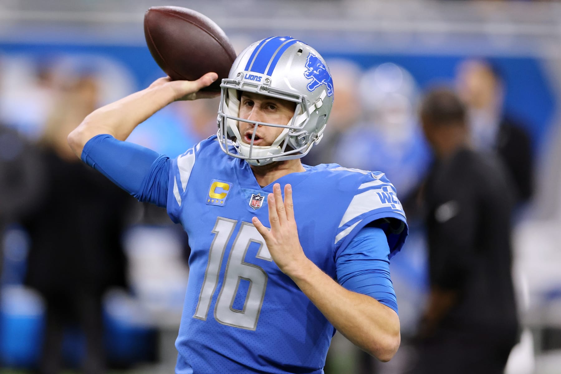 DETROIT, MICHIGAN - DECEMBER 04: Jared Goff #16 of the Detroit Lions throws the ball before the game against the Jacksonville Jaguars at Ford Field on December 04, 2022 in Detroit, Michigan. (Photo by Gregory Shamus/Getty Images)