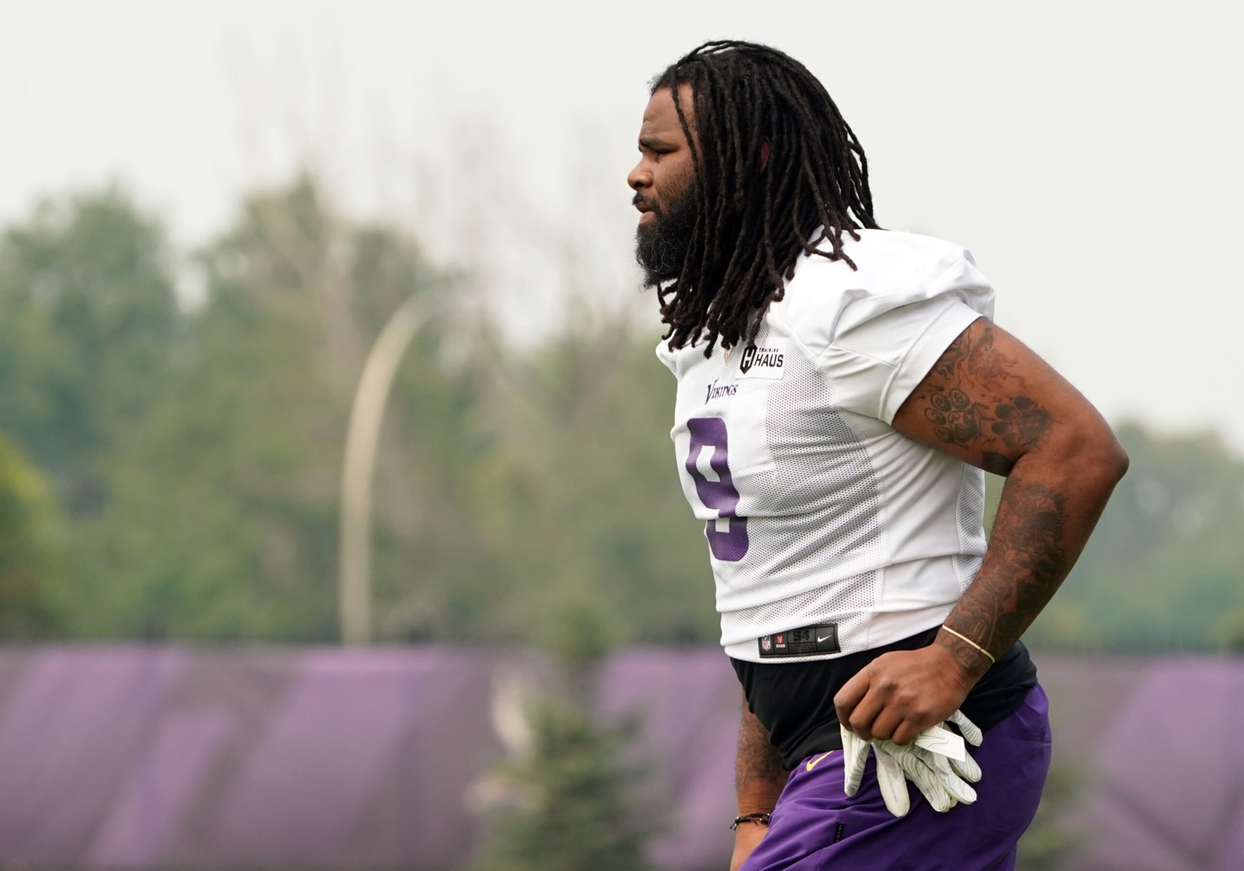 EAGAN, MN - JULY 29: Minnesota Vikings defensive tackle Sheldon Richardson (9) takes the field during training camp at Twin Cities Orthopedics Performance Center in Eagan, MN on July 29, 2021.(Photo by Nick Wosika/Icon Sportswire via Getty Images)