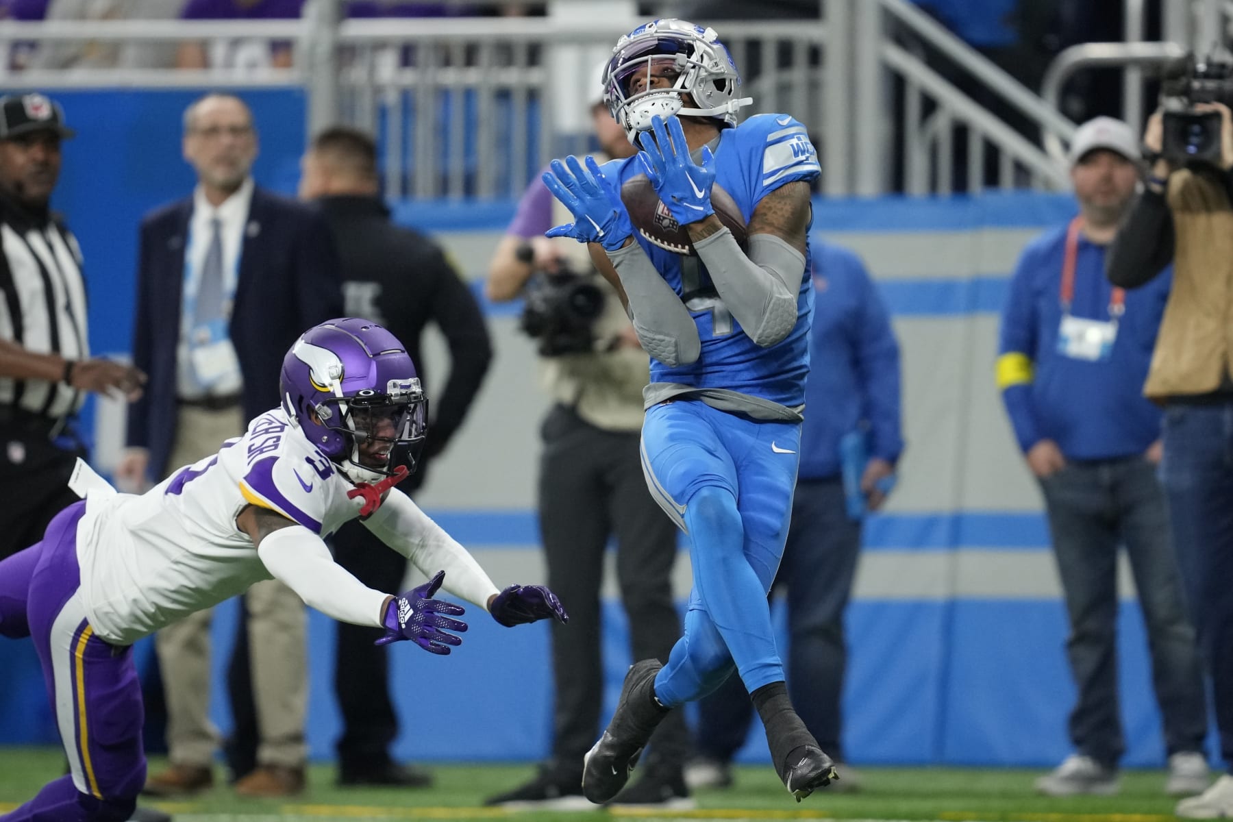 Cameron Dantzler Sr. gives up a touchdown to DJ Chark.