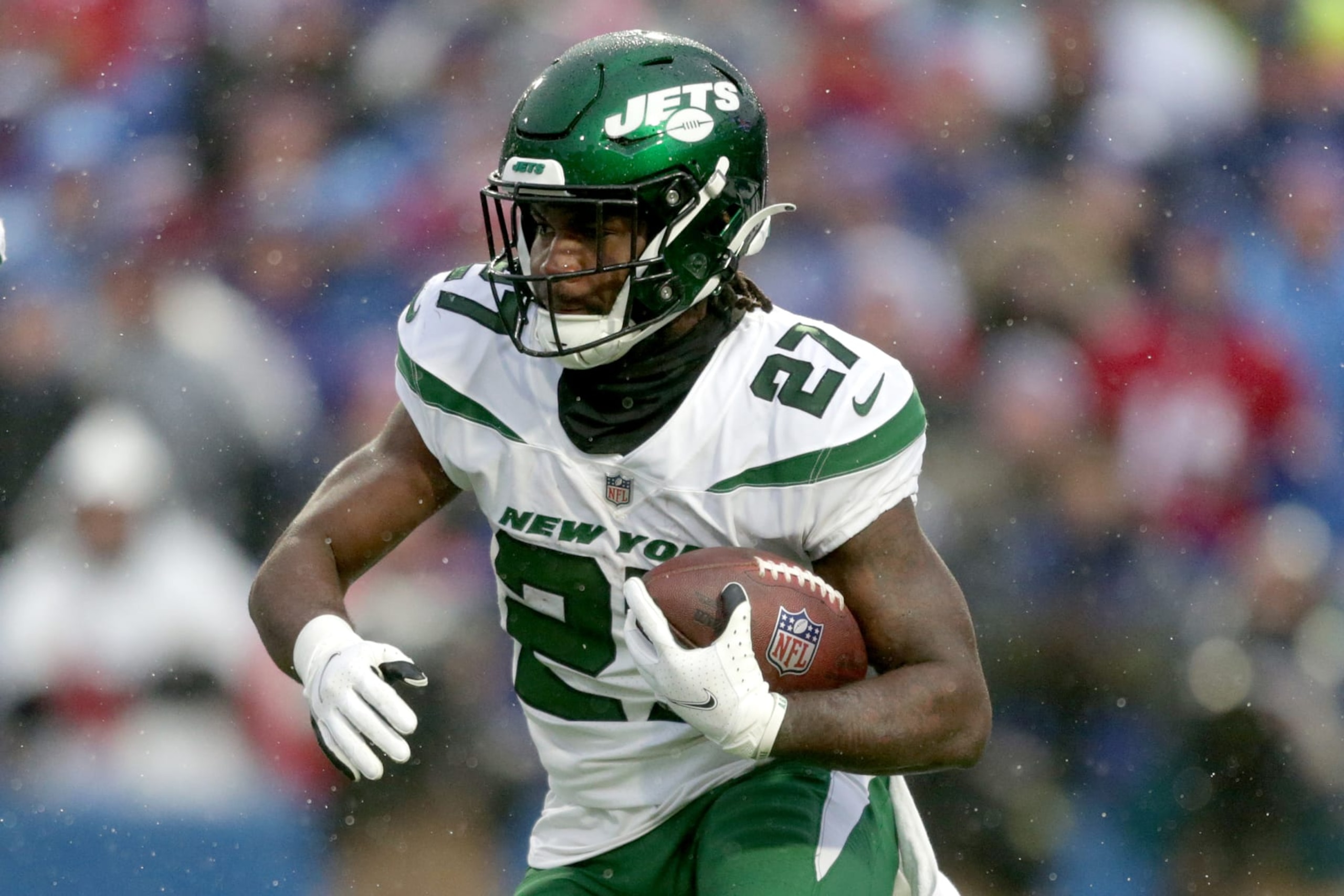 ORCHARD PARK, NEW YORK - DECEMBER 11: Zonovan Knight #27 of the New York Jets in the second quarter of a game against the Buffalo Bills at Highmark Stadium on December 11, 2022 in Orchard Park, New York. (Photo by Joshua Bessex/Getty Images)